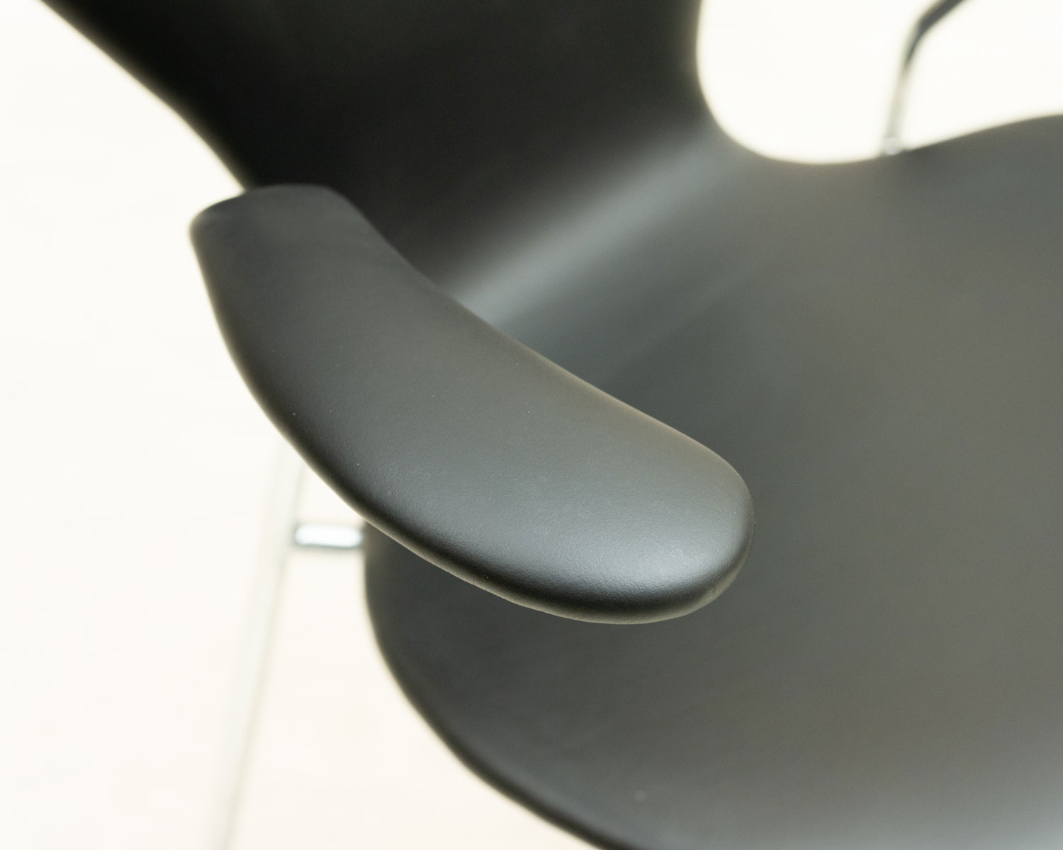 ��2�ӥ��åȡ� Arne Jacobsen (����͡��䥳�֥���) FH3207 Seven chair �̲�������ơ��� | ������
