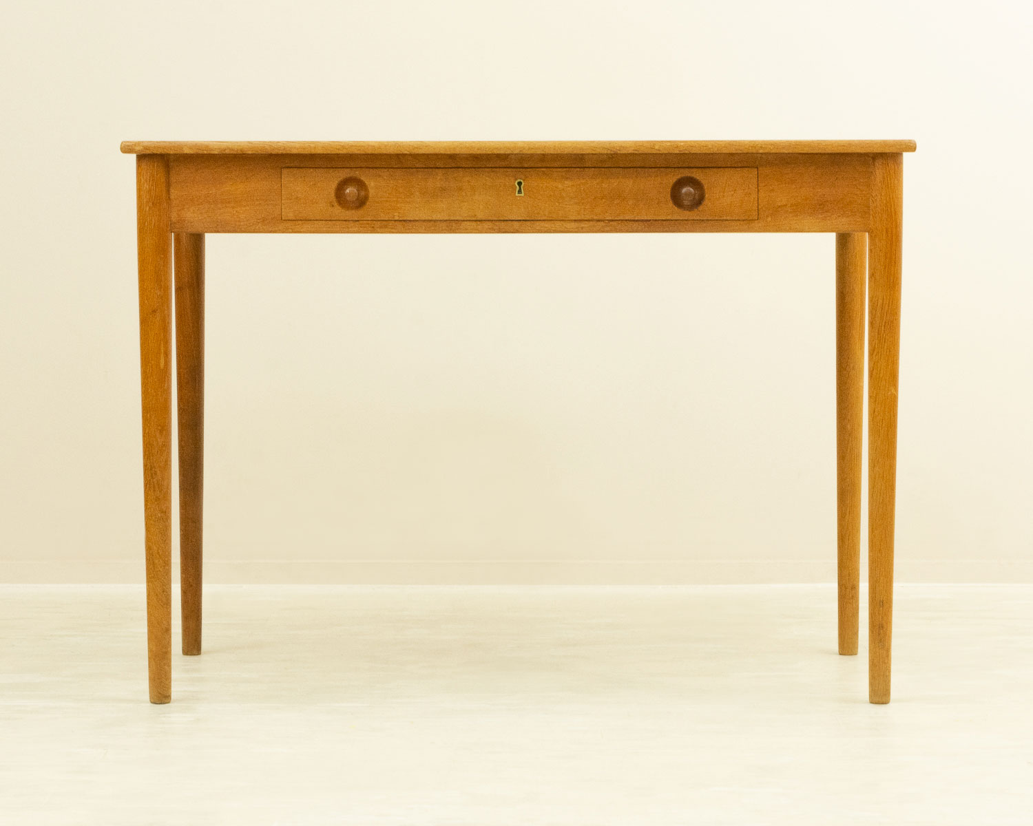 RY32 Desk by Hans J Wegner