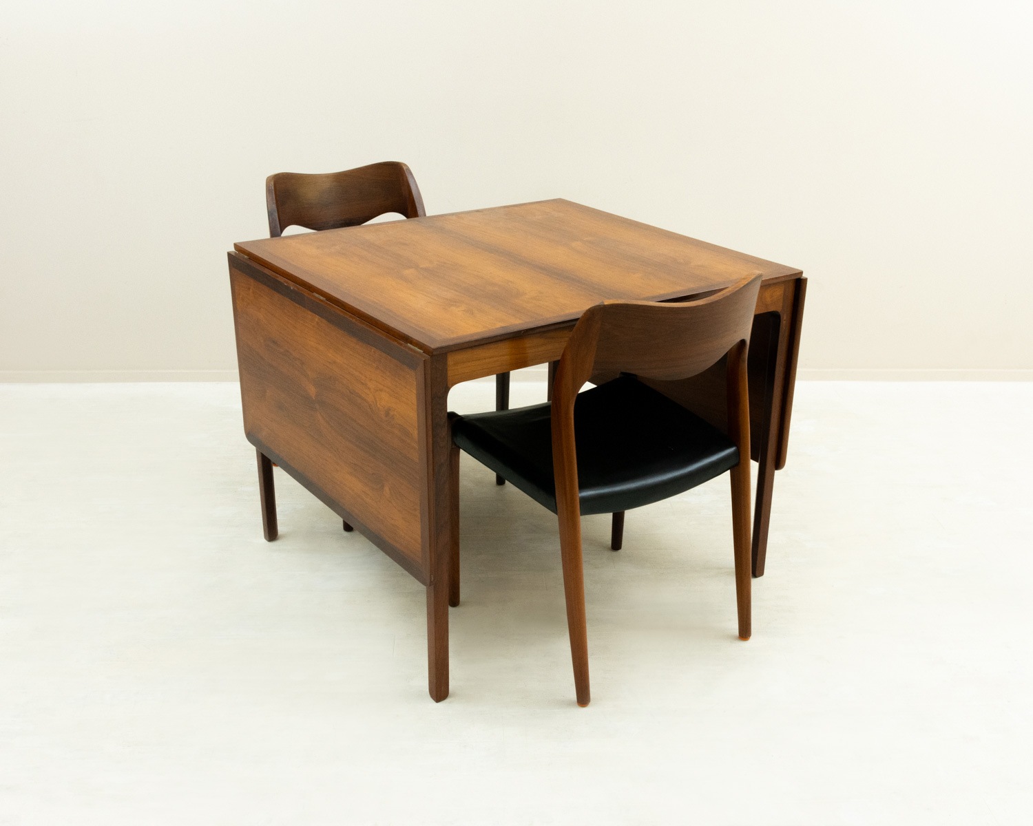 ヴィンテージチェア / スウェーデン / 北欧 / ローズウッド / 4脚 71 Dining Chair Niels O Moller 4脚set ローズウッド 北欧家具 通販