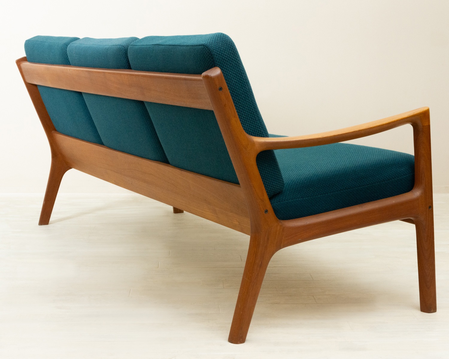 #166 Senator 3seaters Sofa by Ole Wanscher 