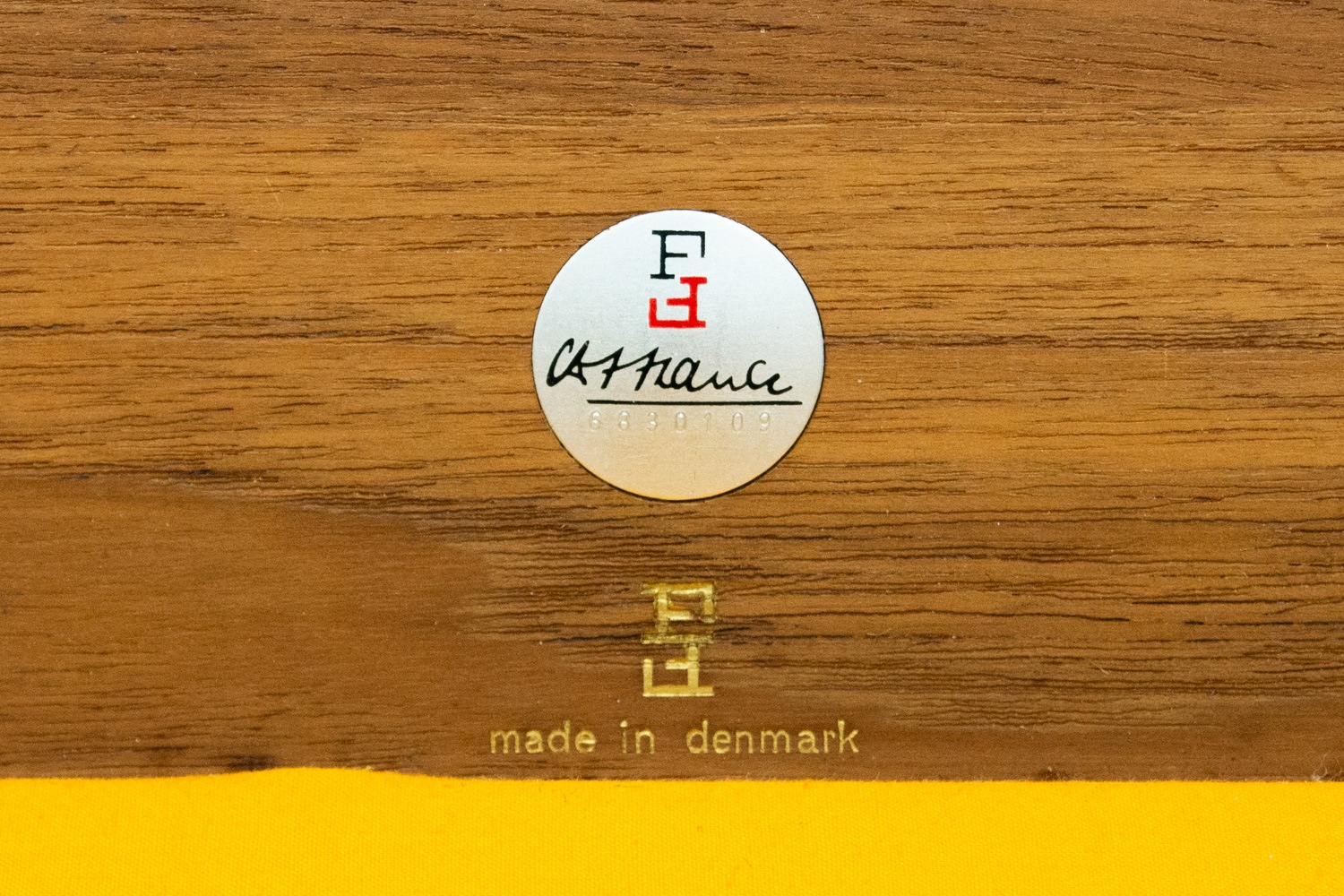 #166 Senator 3seaters Sofa by Ole Wanscher 