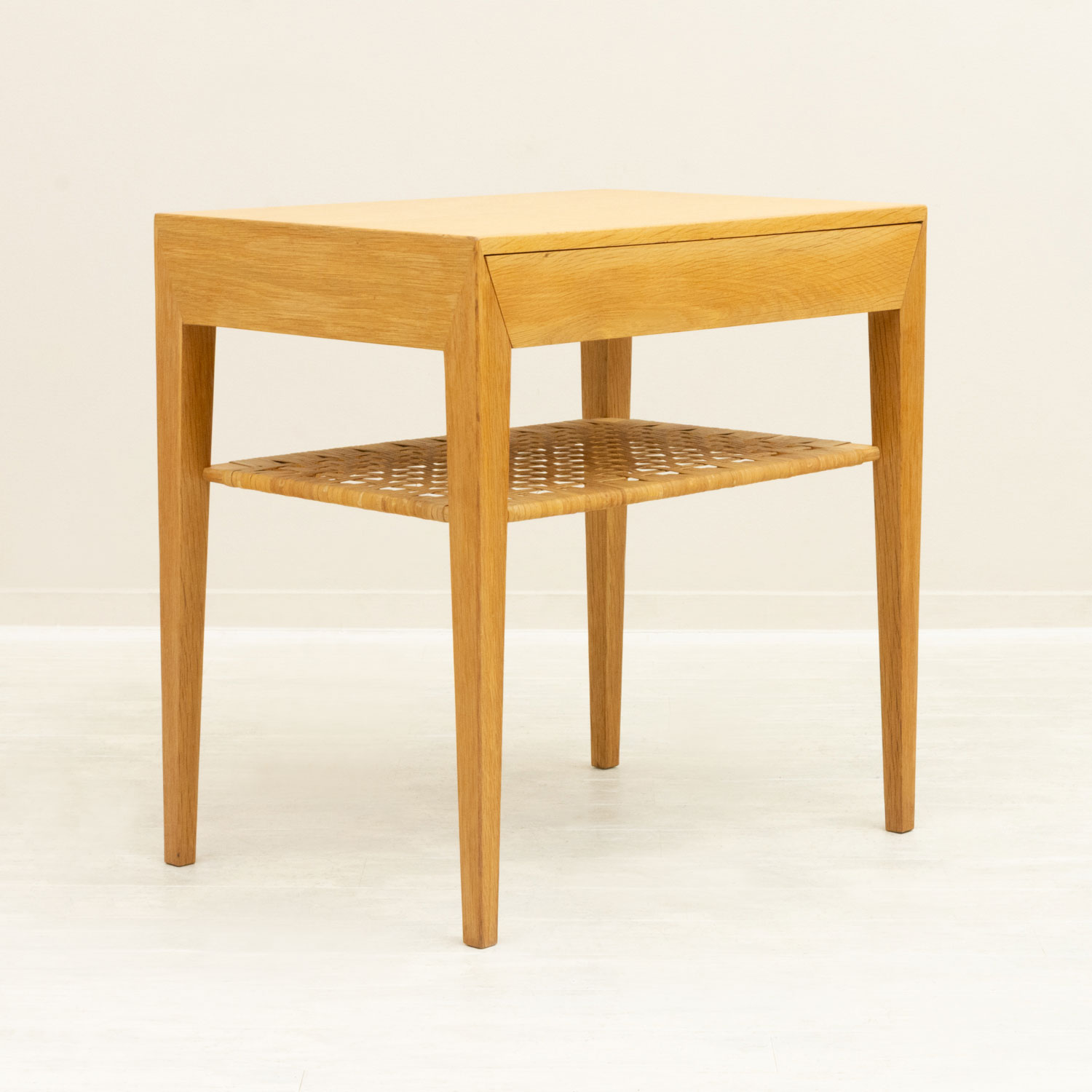 ⡼ơ֥ Severin Hansen Jr. ǥ ̲ơ ʥߥ饿󡿰ФǼդˡScandinavian Vintage Small Table by Severin Hansen Jr. Oak & Rattan with Drawer