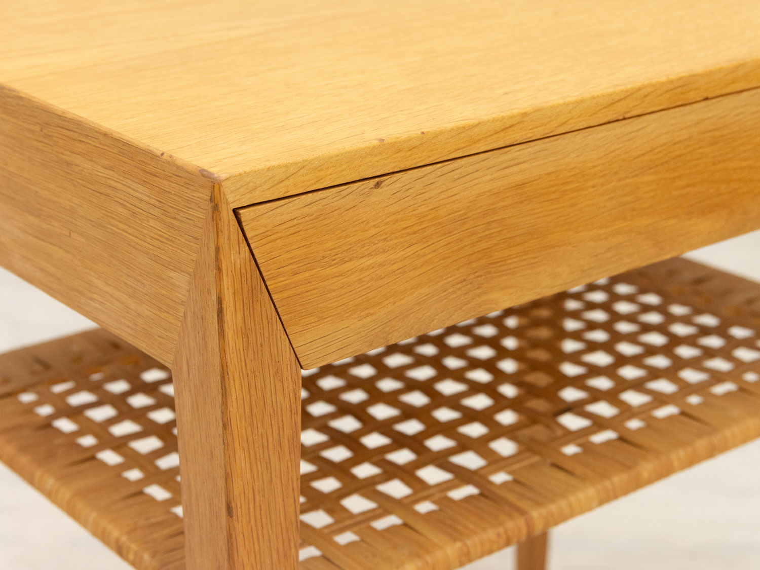 ⡼ơ֥ Severin Hansen Jr. ǥ ̲ơ ʥߥ饿󡿰ФǼդˡScandinavian Vintage Small Table by Severin Hansen Jr. Oak & Rattan with Drawer