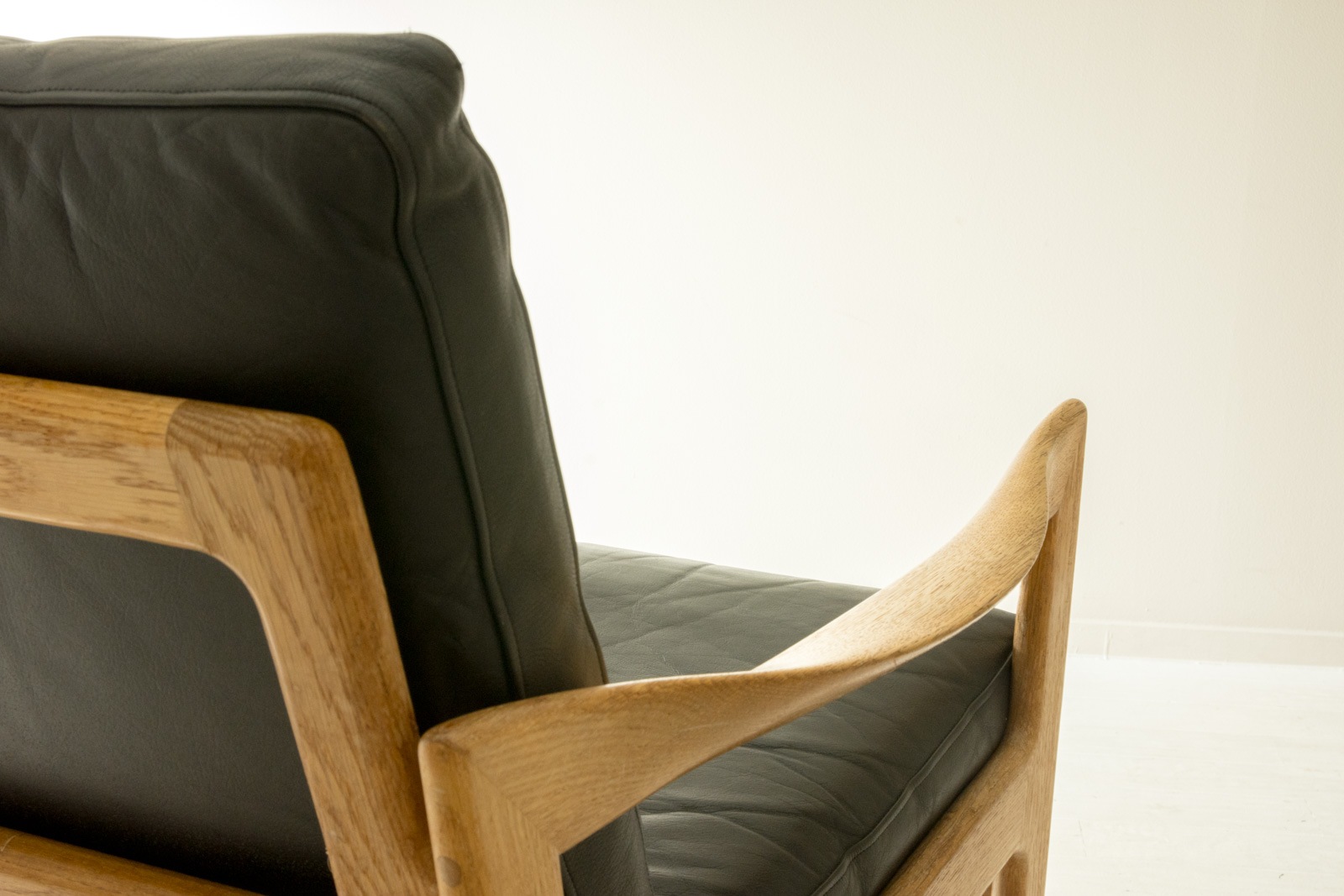 Single Sofa by Illum Wikkelso