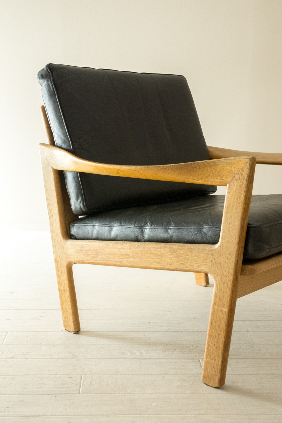 Single Sofa by Illum Wikkelso