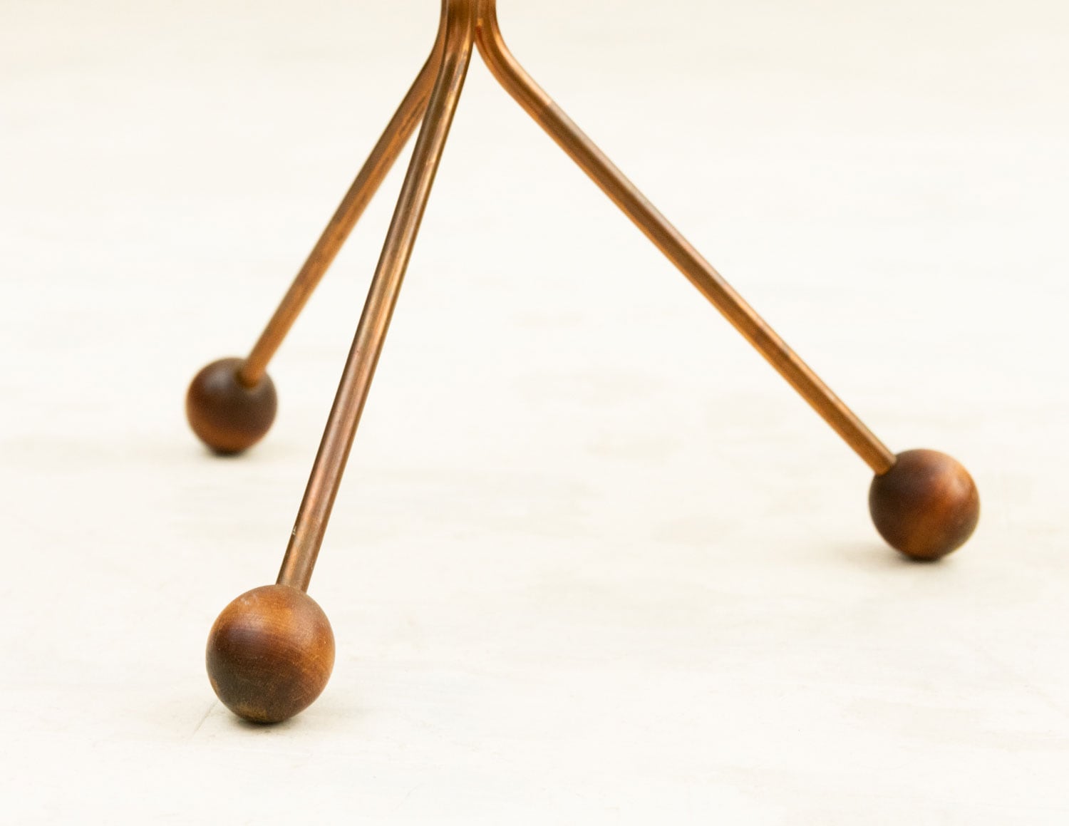 ����٥�ȡ��顼����� �ǥ����� �������� ���⡼��ơ��֥��Small Teak Table by Albert Larsson���̲�������ơ�����3�ܵӡ�����եåȡ�