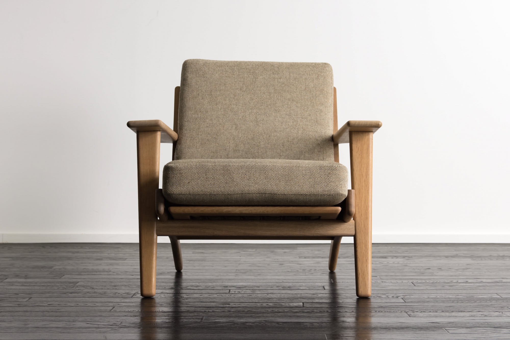 GE290 Easy Chair by Hans J Wegner