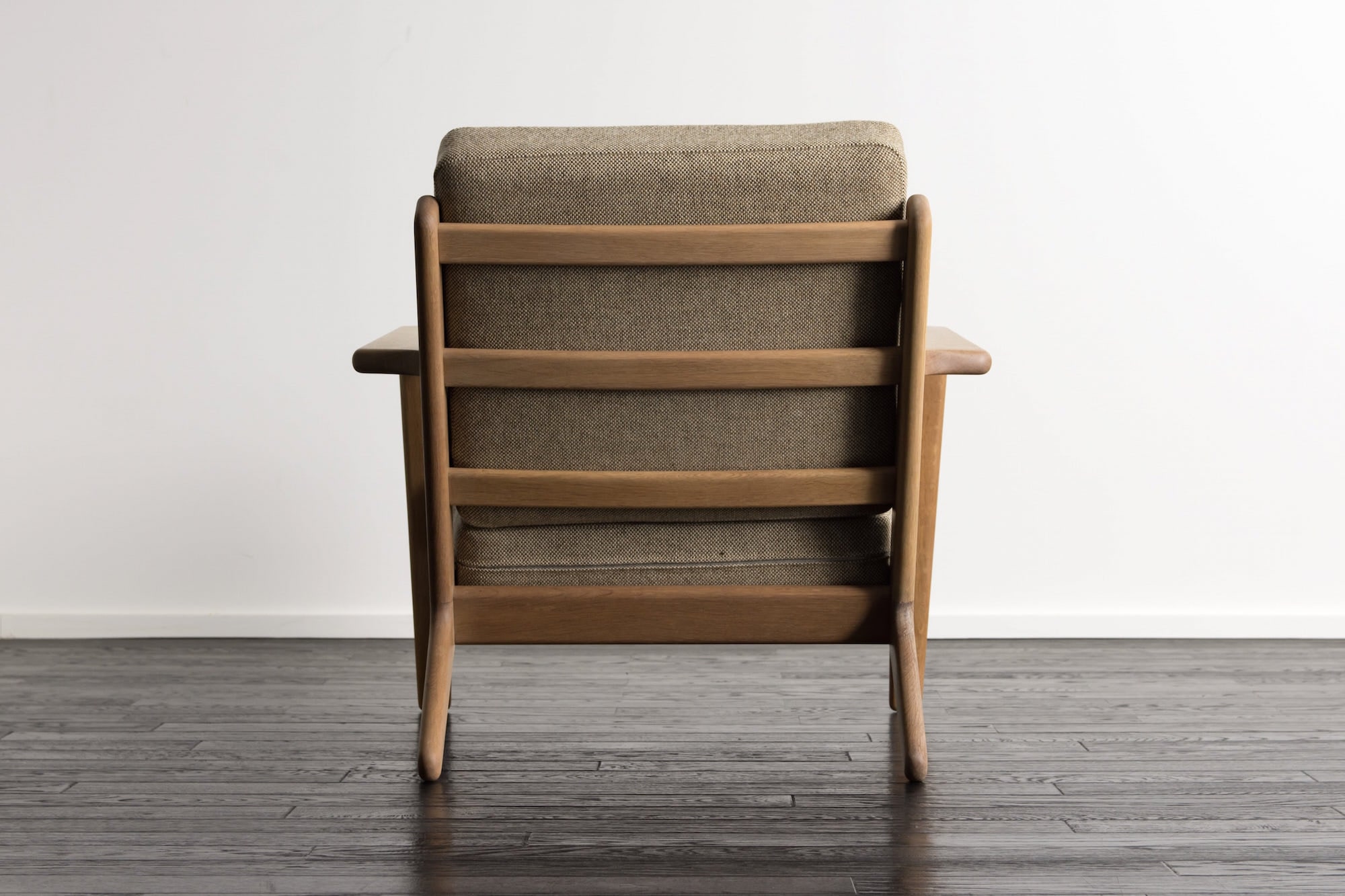 GE290 Easy Chair by Hans J Wegner