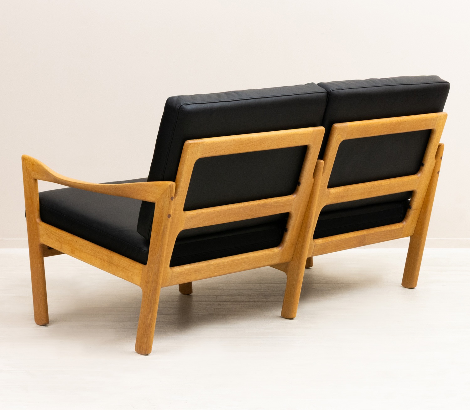 Illum Wikkelso(����ࡦ�����å��륽��) 2seater Sofa �̲�������ơ������ե� | 1960ǯ�塦�������ࡦ���ͳݤ����ե�