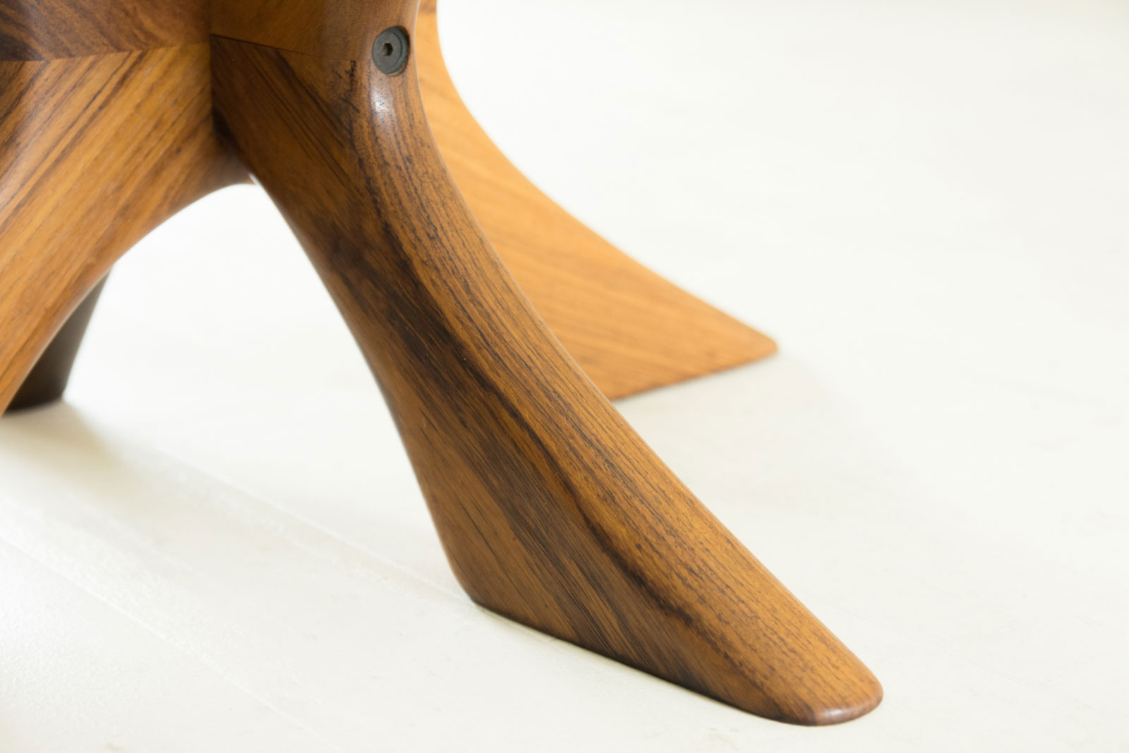 ガラステーブル ヴィッケルソ ローズウッド 北欧家具 通販