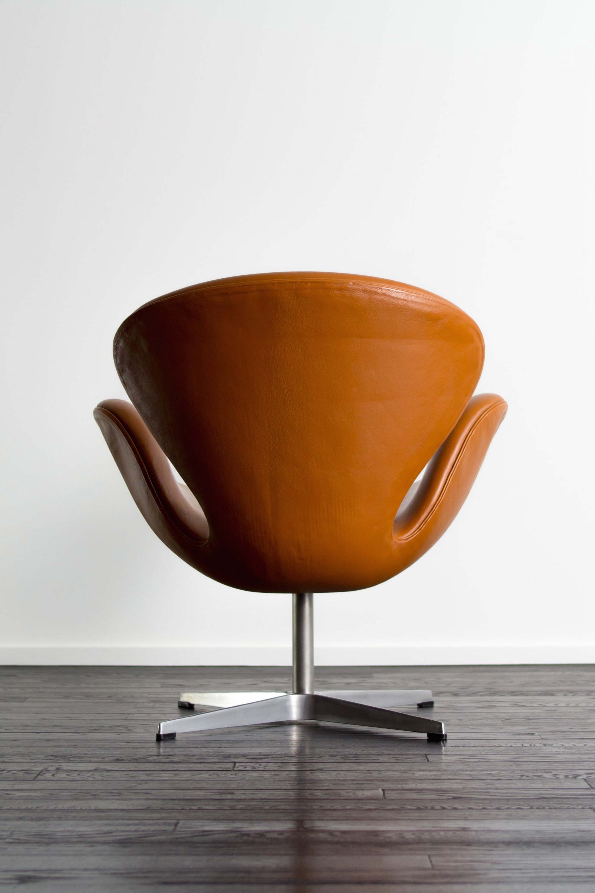 Swan Chair by Arne Jacobsen