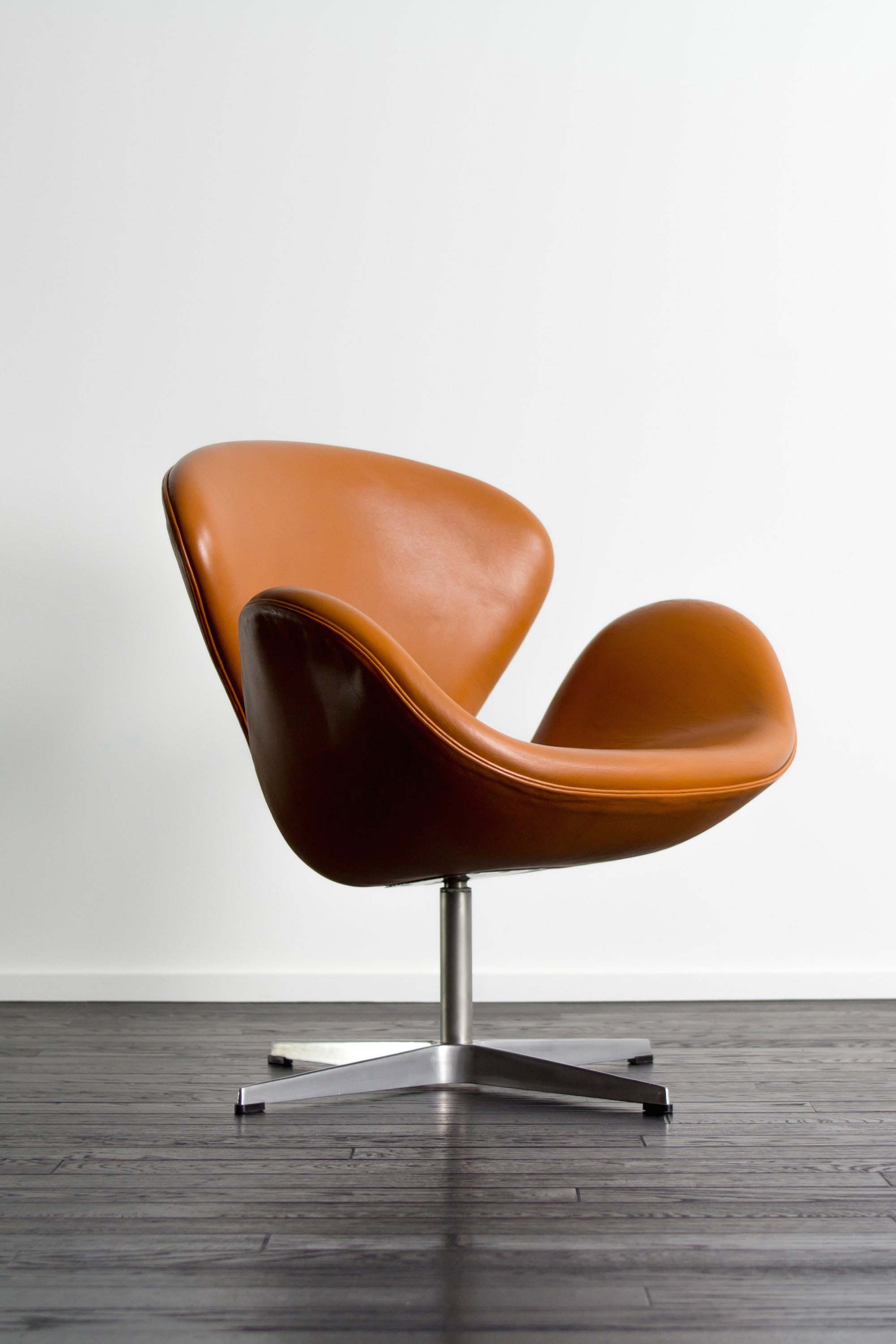 Swan Chair by Arne Jacobsen