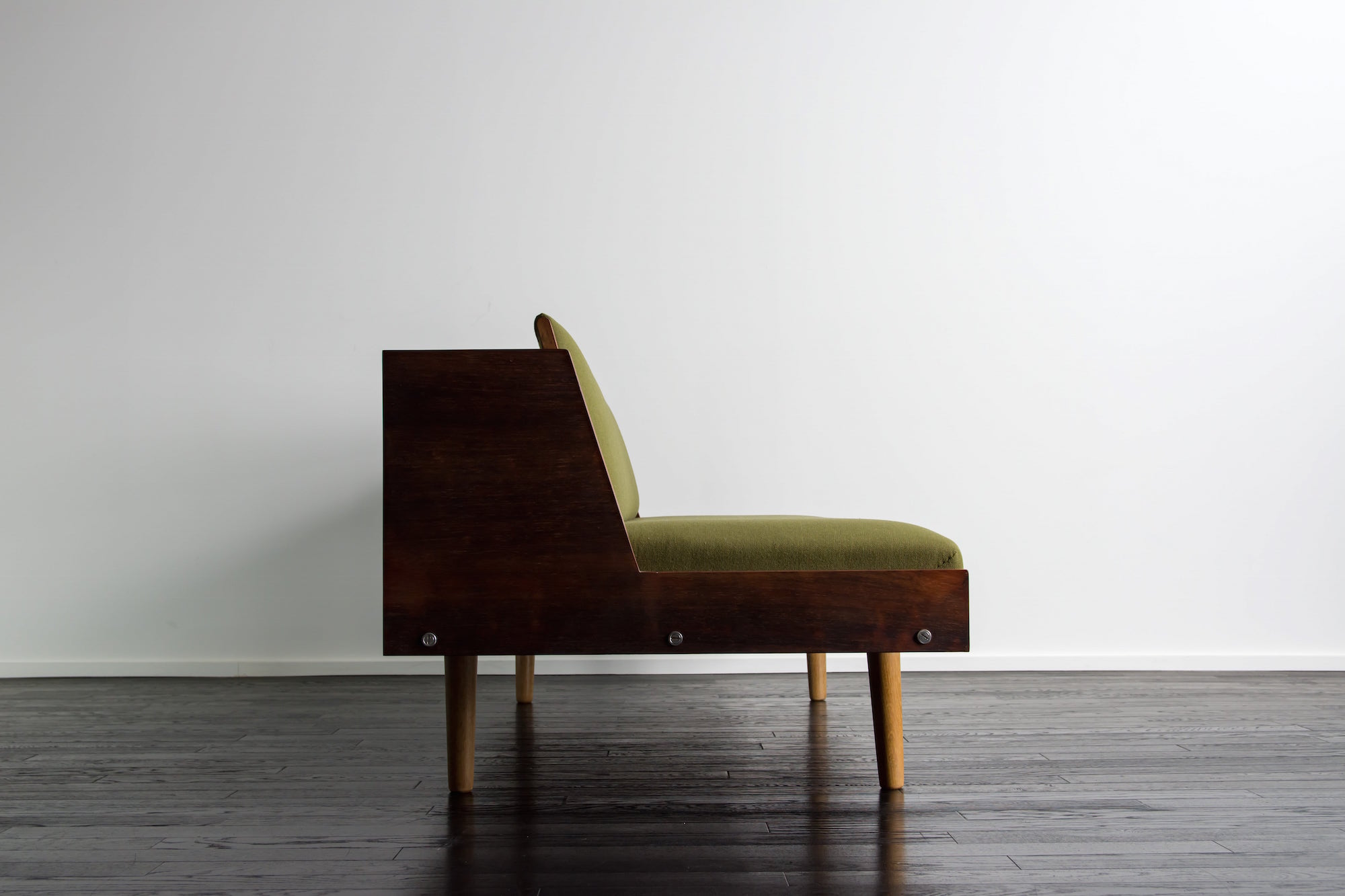 GE258 Daybed designed by Hans J Wegner