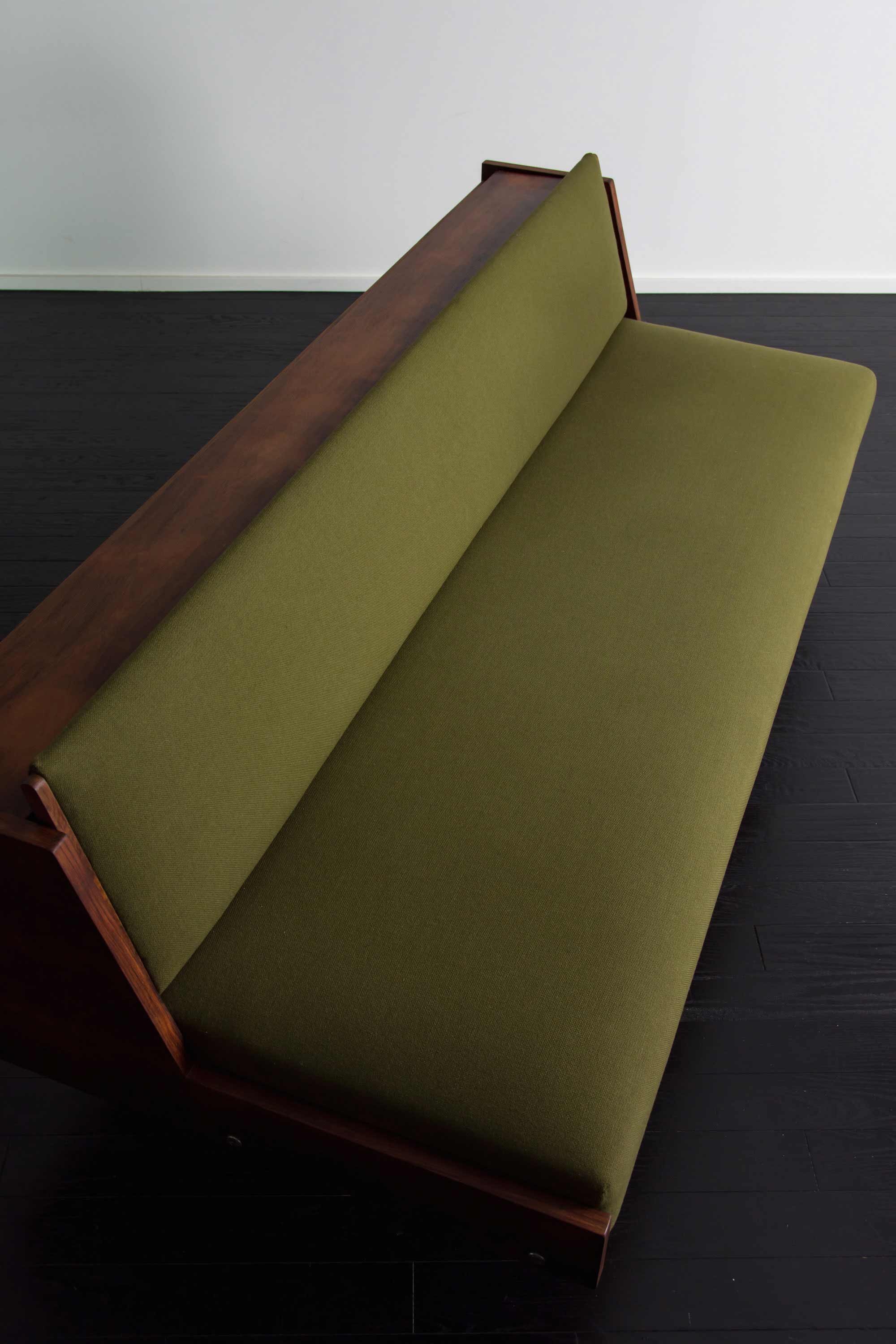 GE258 Daybed designed by Hans J Wegner