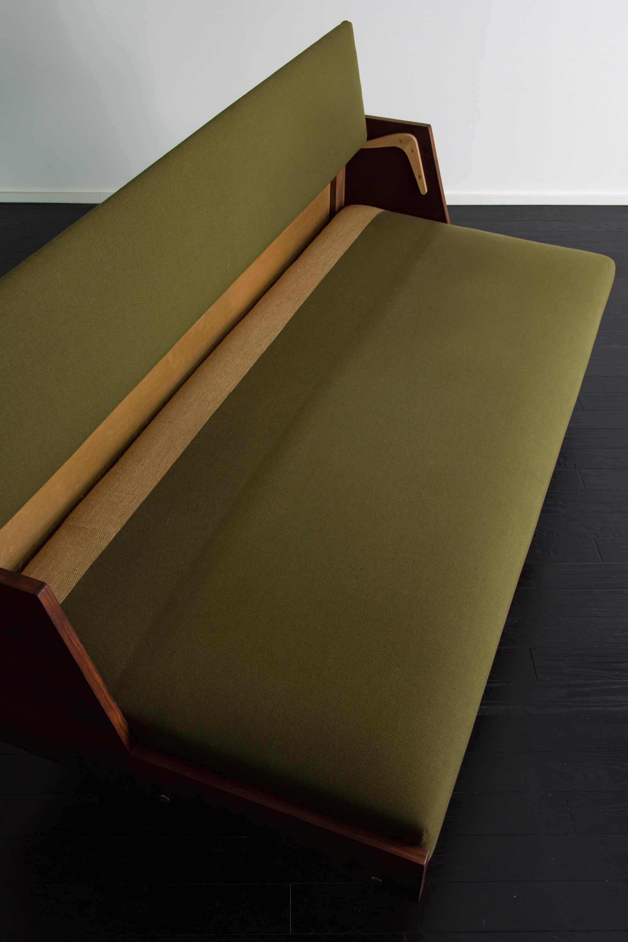 GE258 Daybed designed by Hans J Wegner