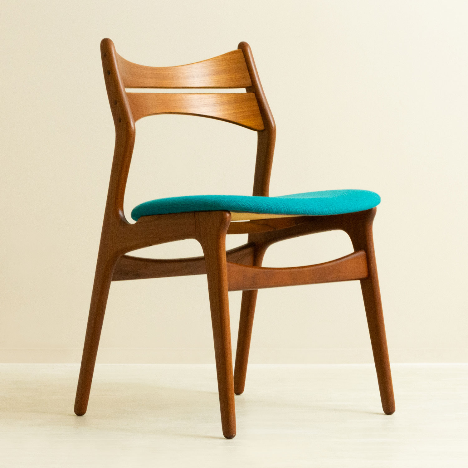 ��2�ӥ��åȡۥ���å����Хå� #310 �����˥󥰥�������#310 Dining Chair by Erik Buch �̲�������ơ���