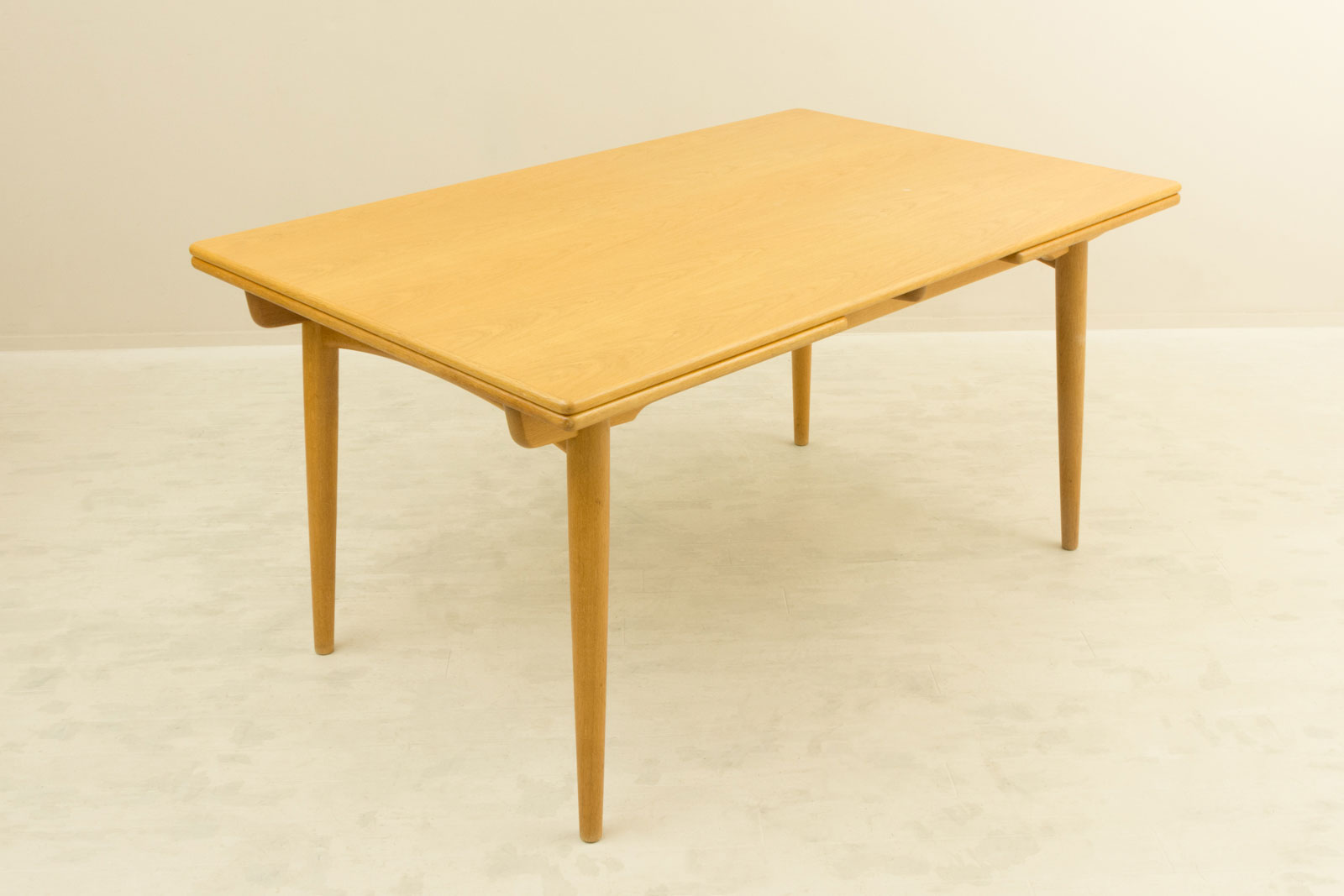 AT312 Oak Dining Table by Hans J Wegner