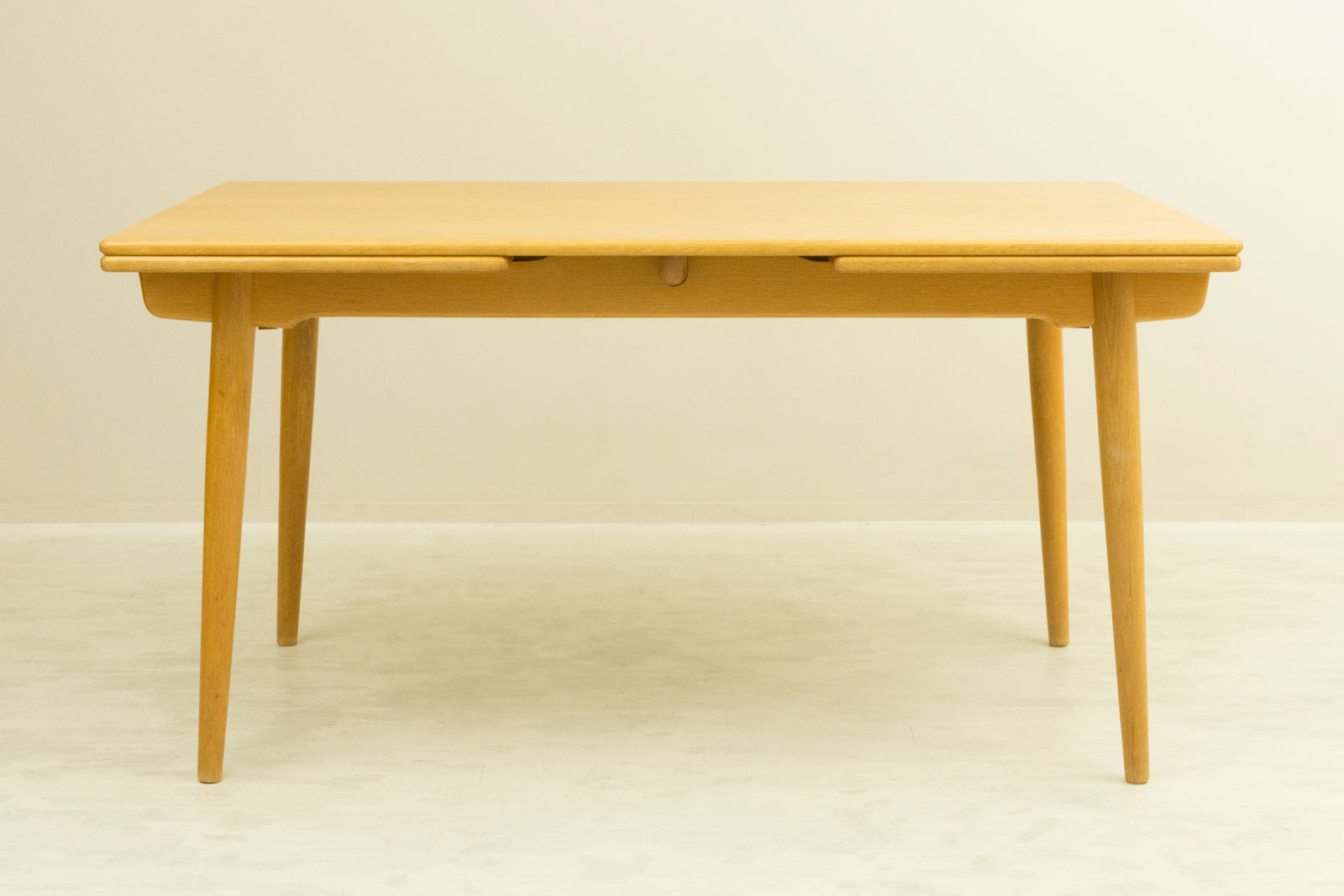 AT312 Oak Dining Table by Hans J Wegner