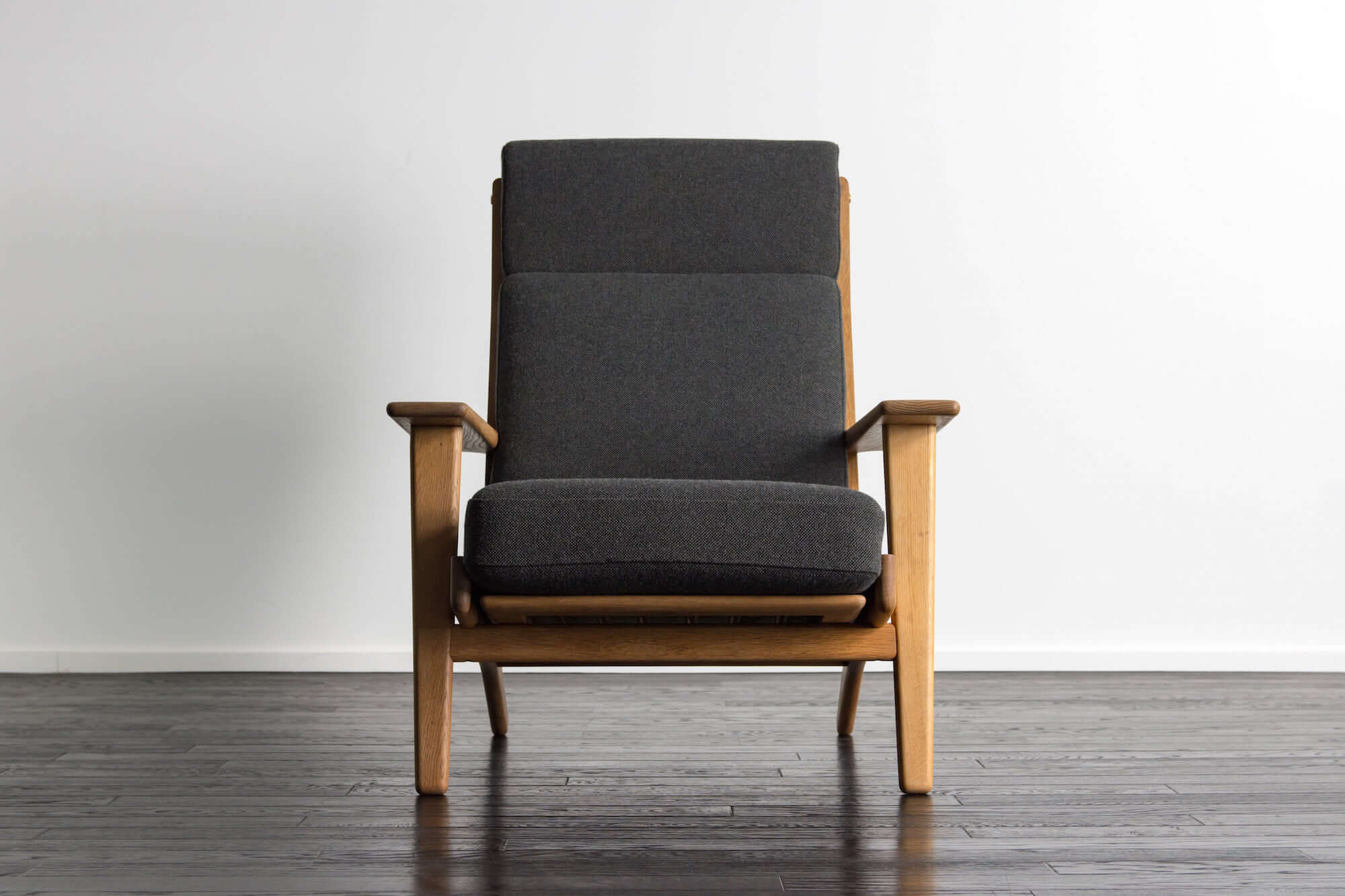 GE290A High back Chair by Hans J Wegner