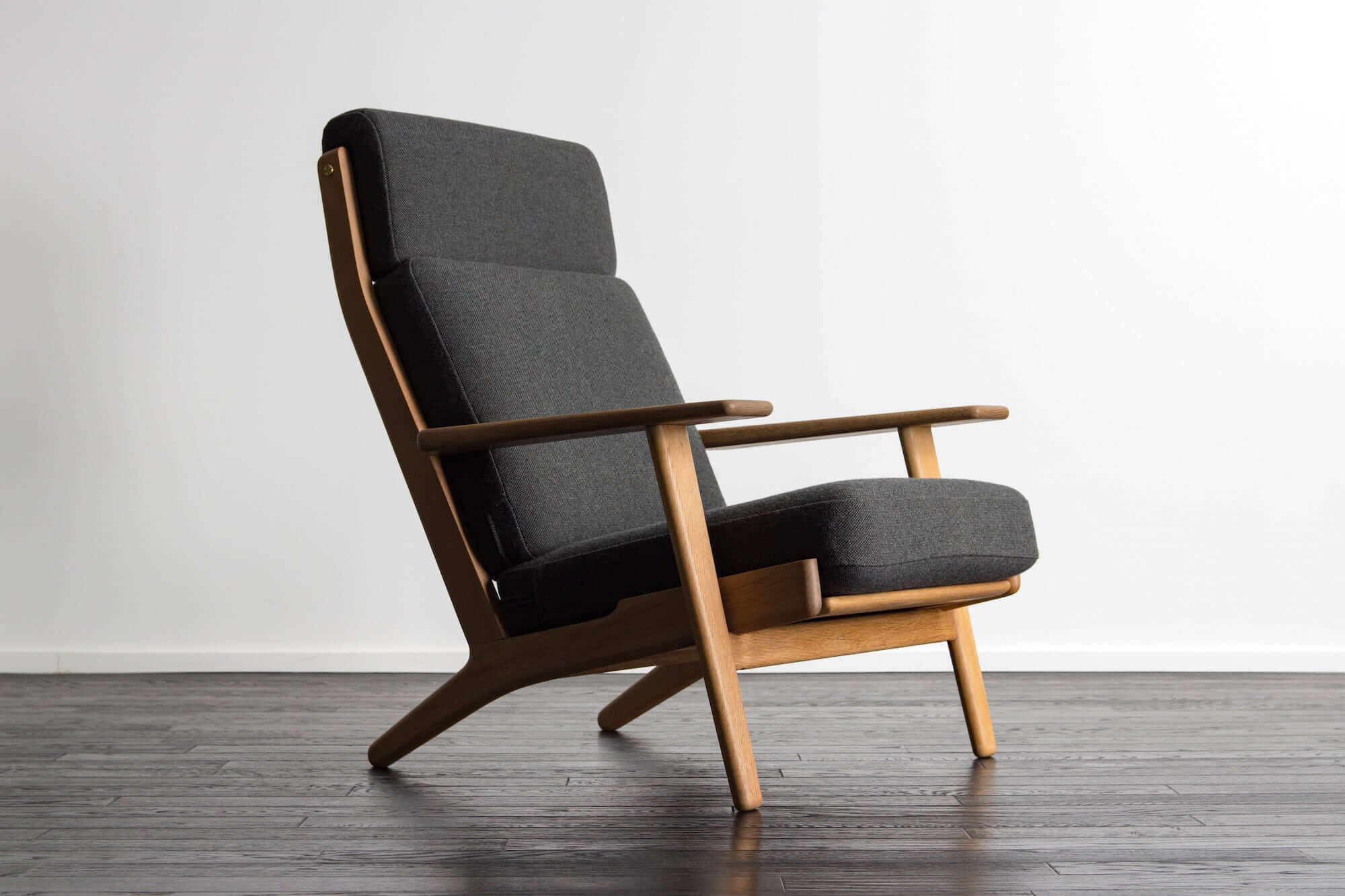 GE290A High back Chair by Hans J Wegner