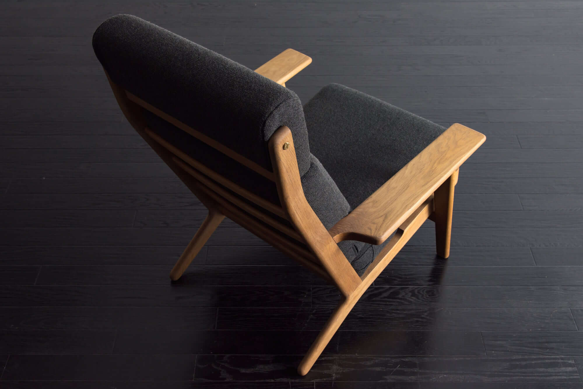 GE290A High back Chair by Hans J Wegner