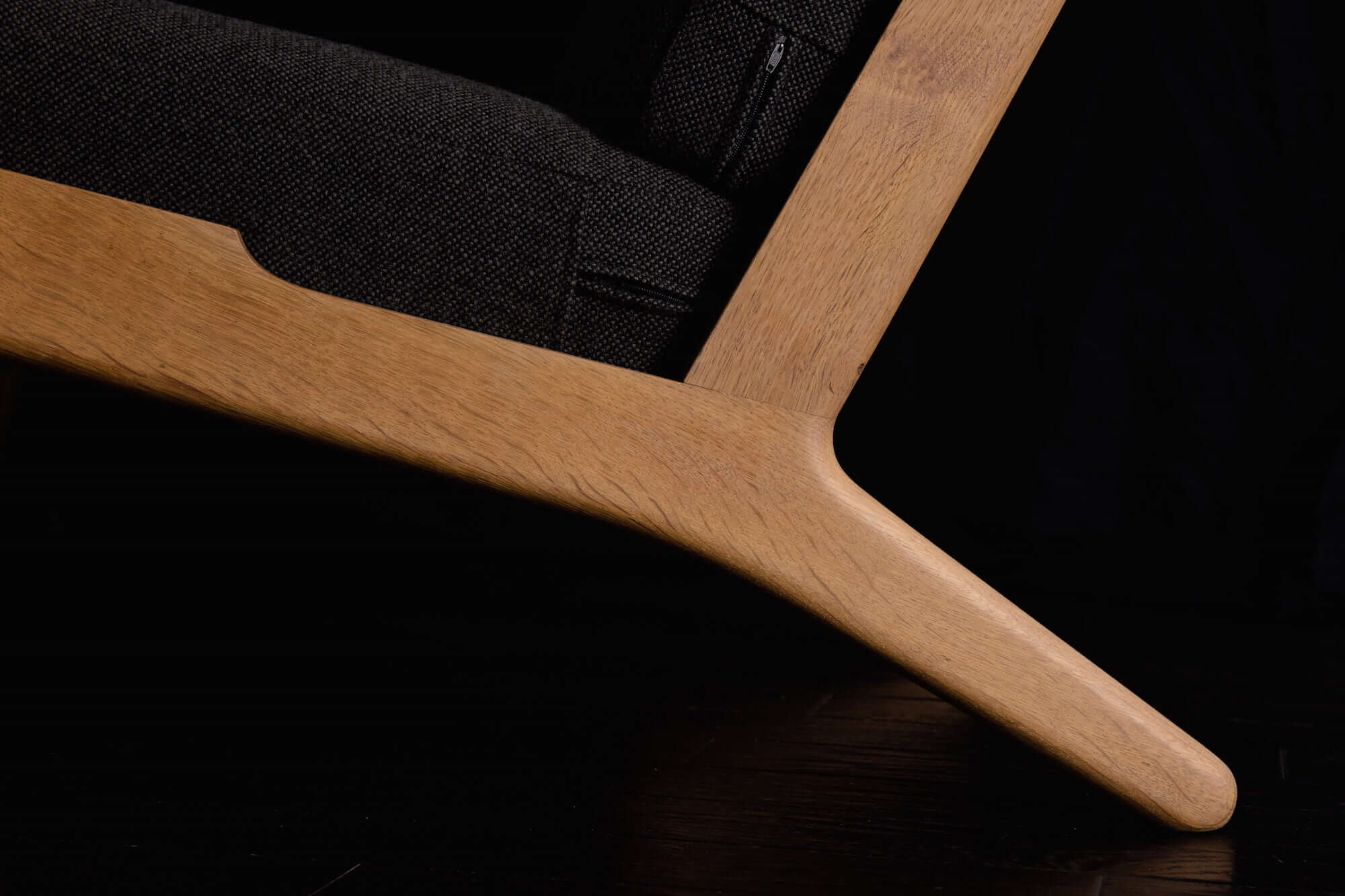 GE290A High back Chair by Hans J Wegner
