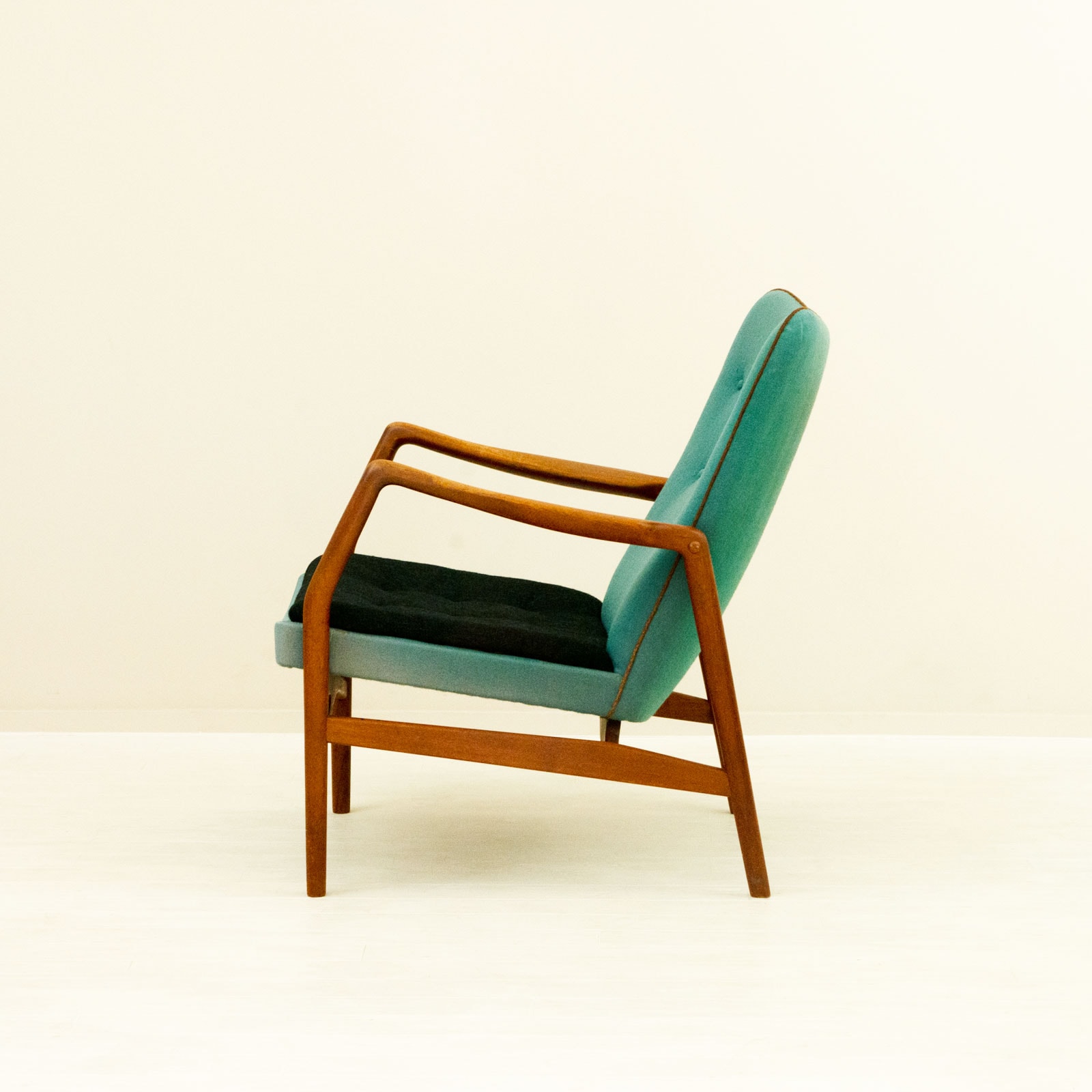 イカスルメ Meredew 英国ビンテージ家具 215 Single Sofa Kurt Olsen チーク 北欧家具 通販 CLOVERSKY