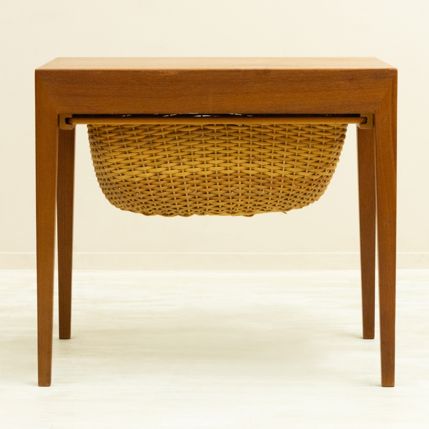 Sewing Table by Severin Hansen Jr�ʥ��֥�󡦥ϥ󥻥�ˡå������󥰥ơ��֥� �����ɥơ��֥� �̲�������ơ��� �ǥ�ޡ����� ��Ǽ�ȶ� ��������