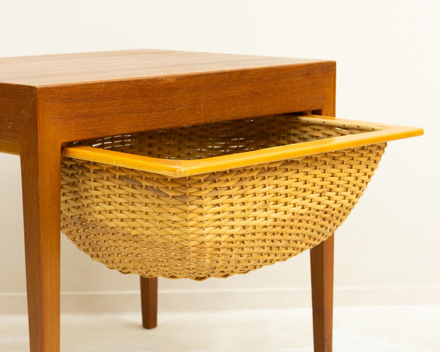 Sewing Table by Severin Hansen Jr�ʥ��֥�󡦥ϥ󥻥�ˡå������󥰥ơ��֥� �����ɥơ��֥� �̲�������ơ��� �ǥ�ޡ����� ��Ǽ�ȶ� ��������
