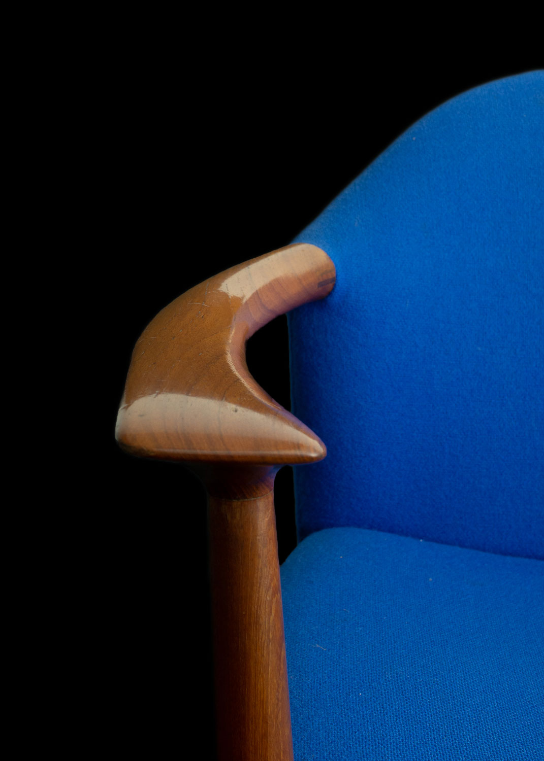 ̲ơ Arm Chair