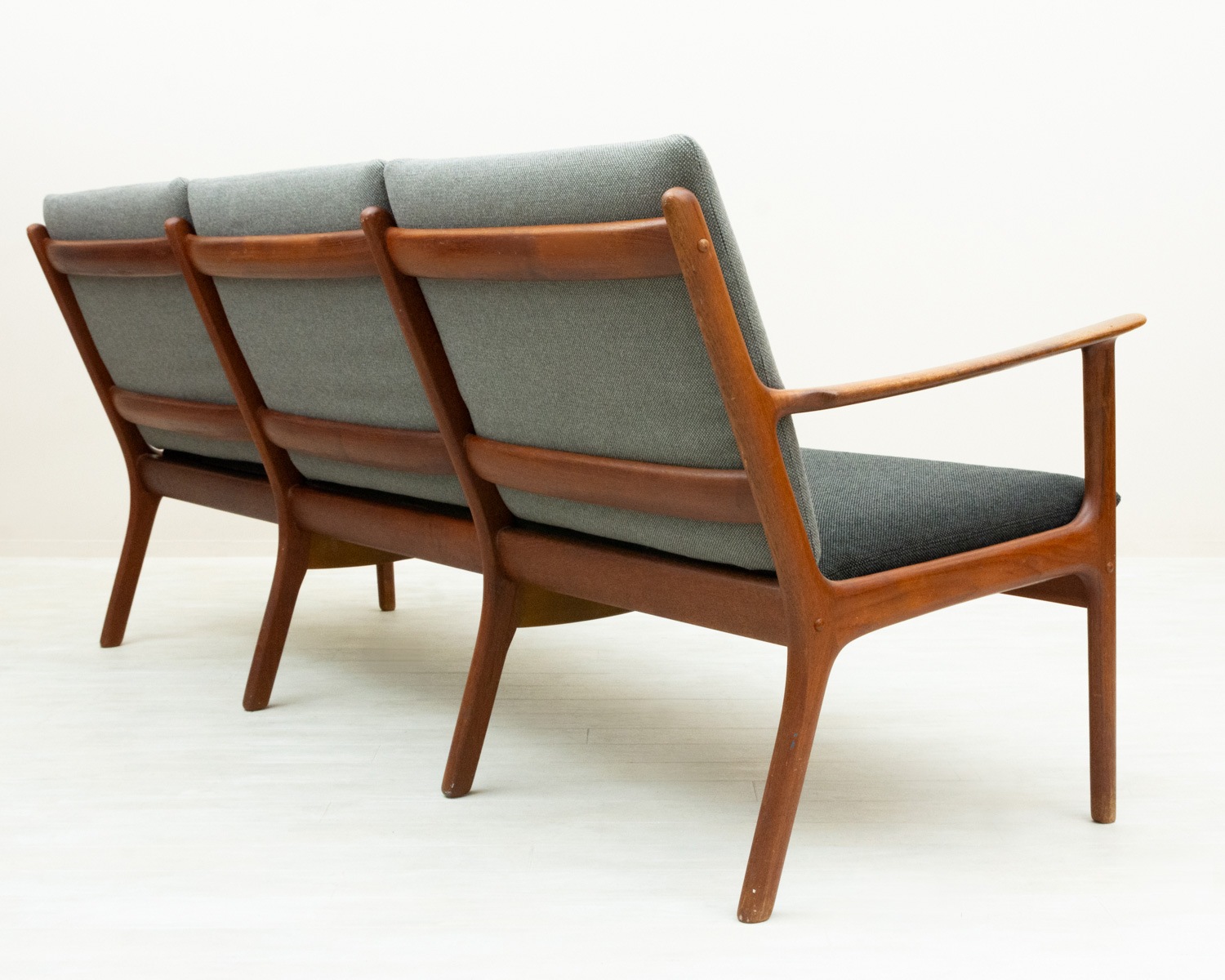 Ole Wanscher(�����졦�����󥷥㡼)PJ112 3seaters Sofa �̲�������ơ������ե� | �������ࡦ���ͳݤ�