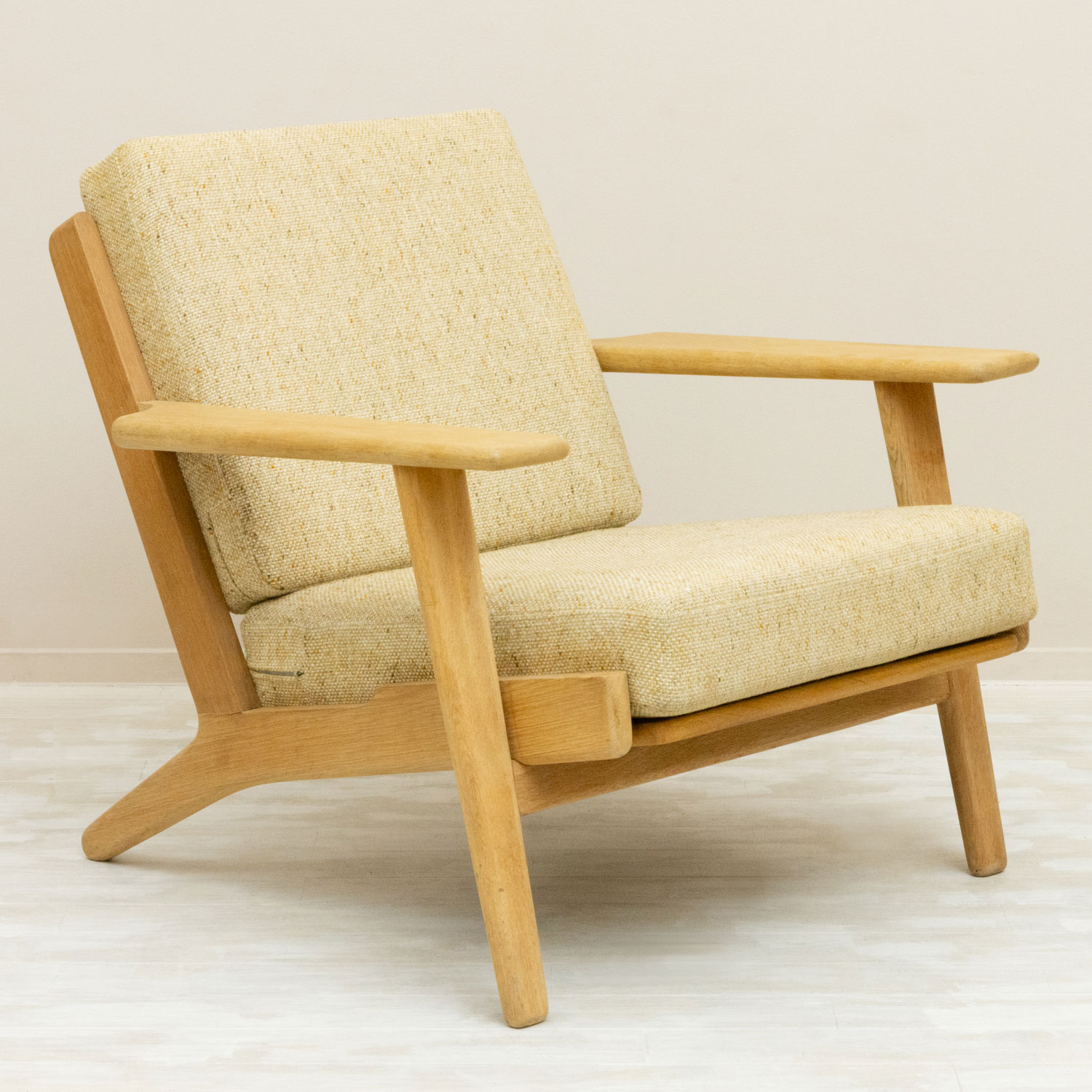 GE290 Easy Chair by Hans J Wegner