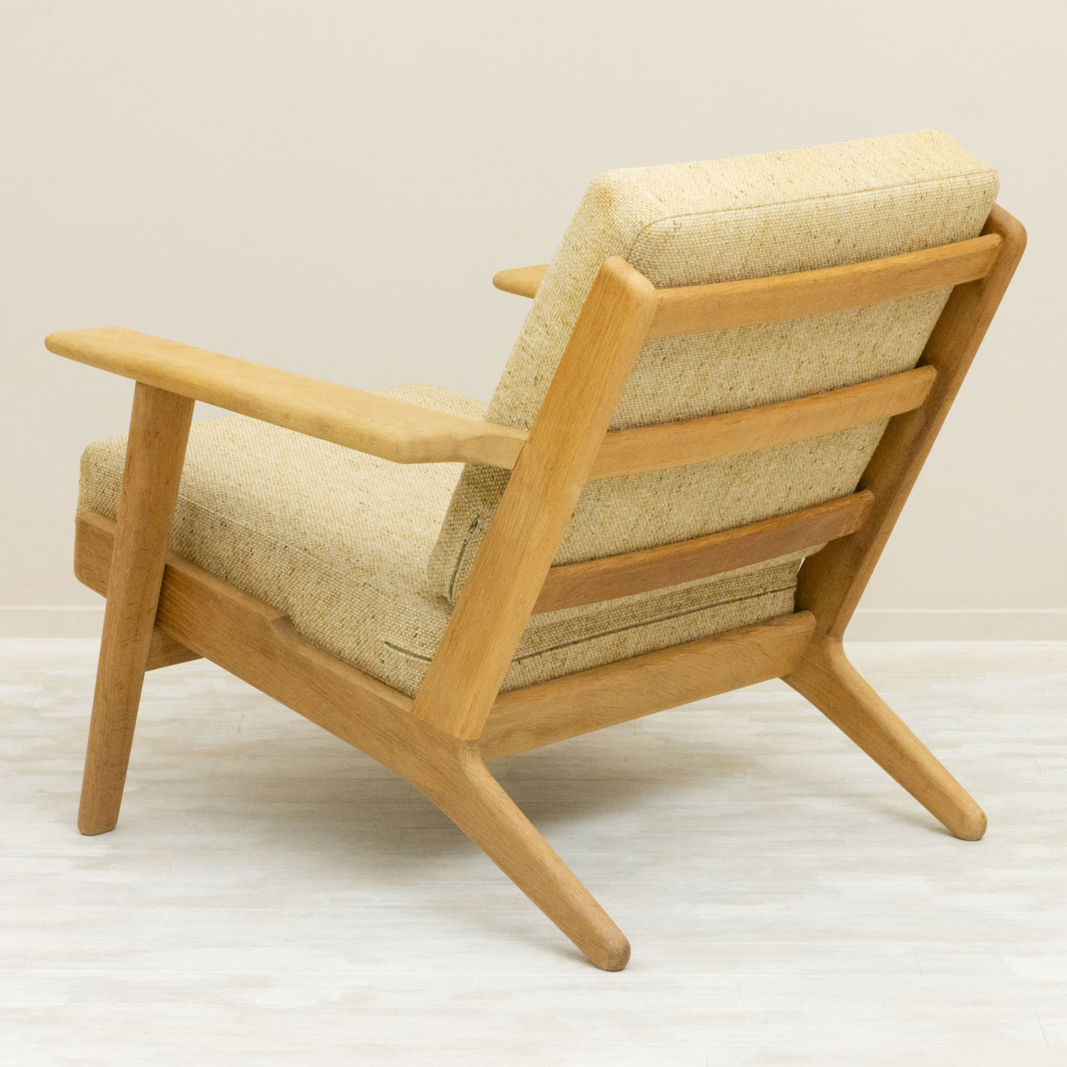 GE290 Easy Chair by Hans J Wegner