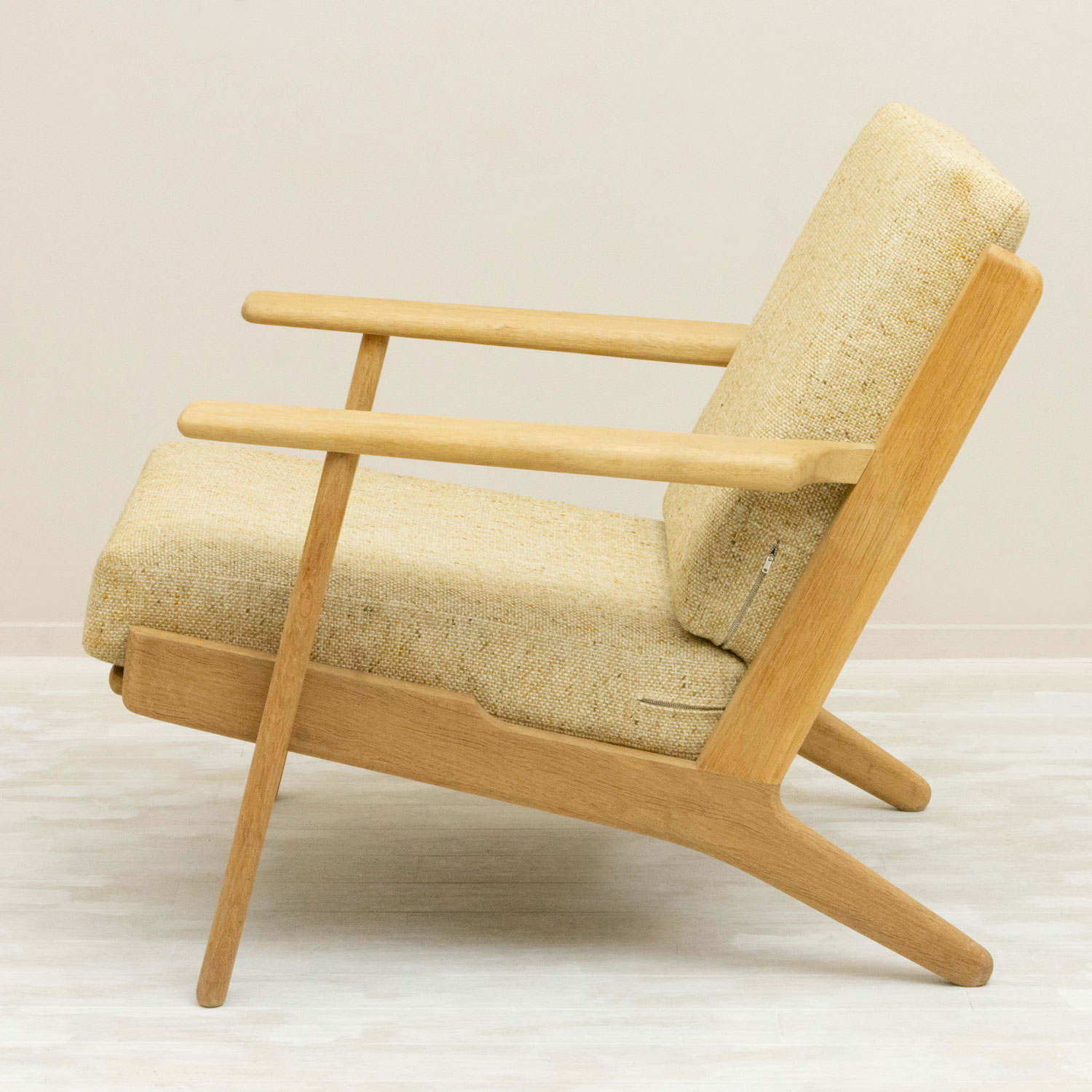 GE290 Easy Chair by Hans J Wegner