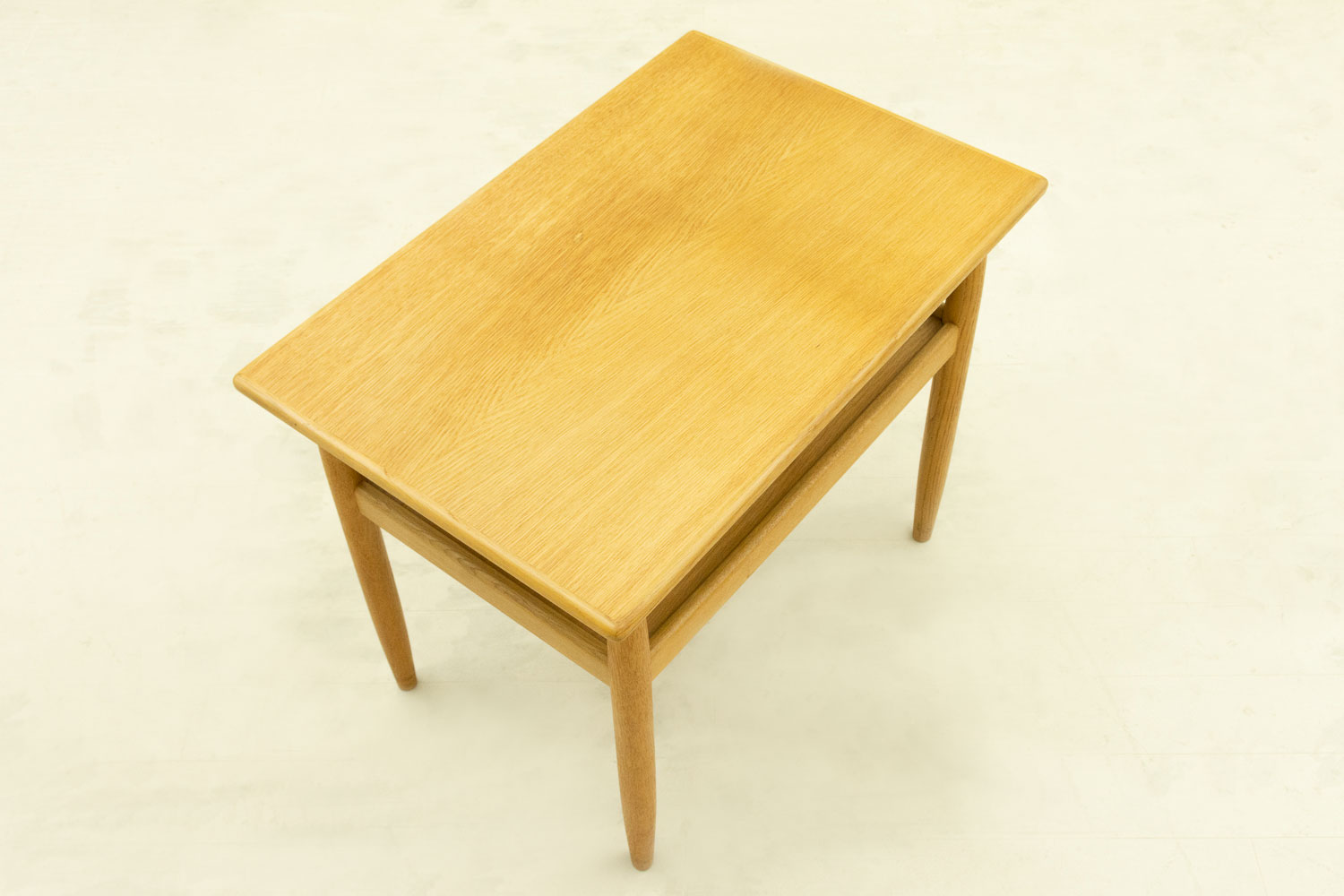 ���⡼��ơ��֥� �̲�������ơ��� �������� �ʥǥ�ޡ������ˡ�Scandinavian Vintage Oak Small Table – Denmark