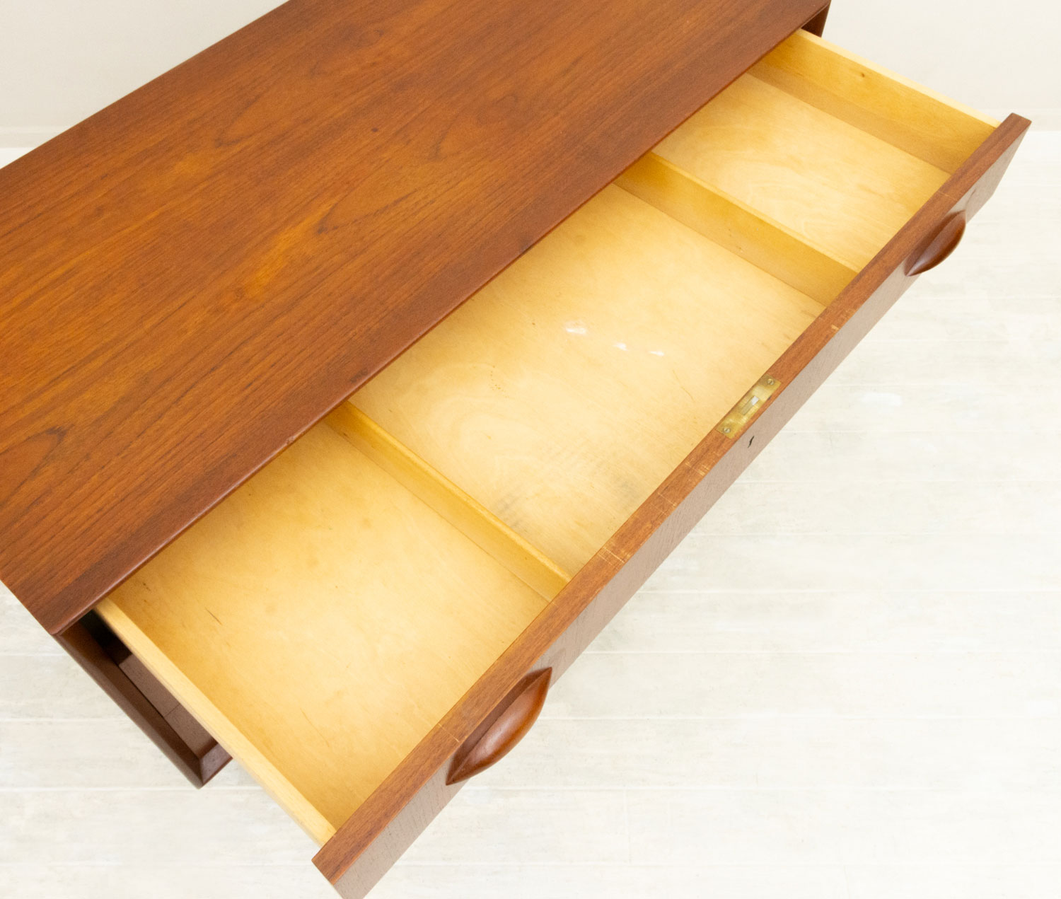 �ǥ�ޡ��� �������� 3�ʥ������ȡ�3-Drawer Teak Chest with Divider from Denmark���̲�������ơ������ݵӡ�����ѥ��ȥ�������