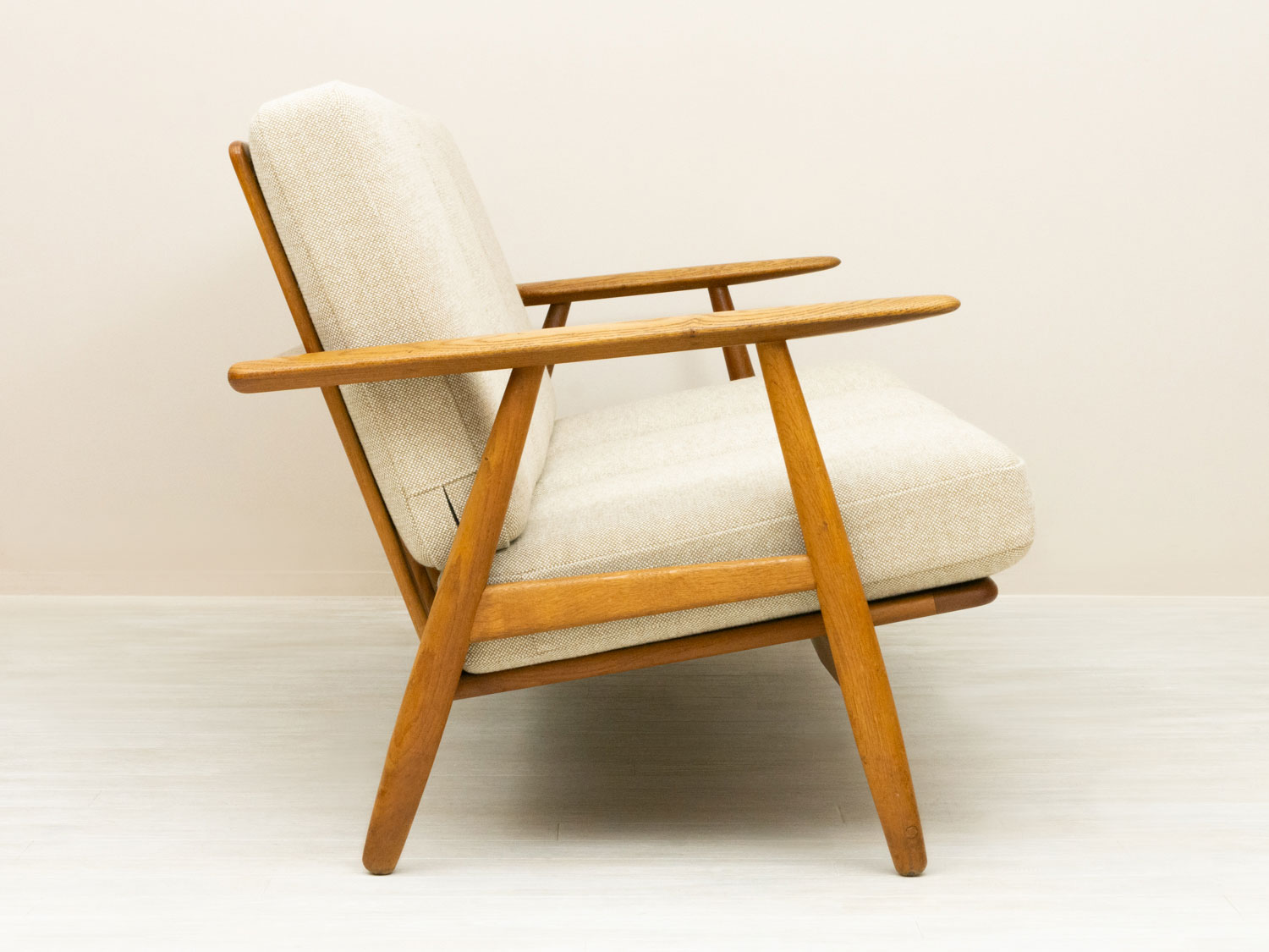 GE240 3seater Sofa by Hans J. Wegner�ʥϥ󥹡�J���������ʡ��ˡ�3�ͳݤ����ե� �������� �̲�������ơ��� �ǥ�ޡ�����