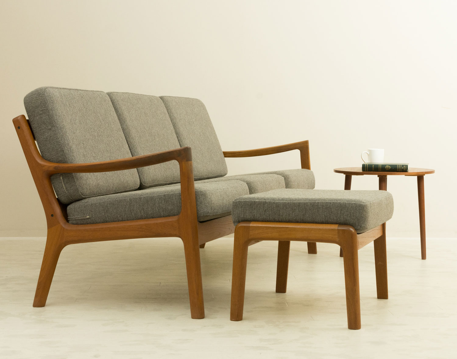 169 3seaters Sofa チーク by Ole Wansher 北欧家具 通販