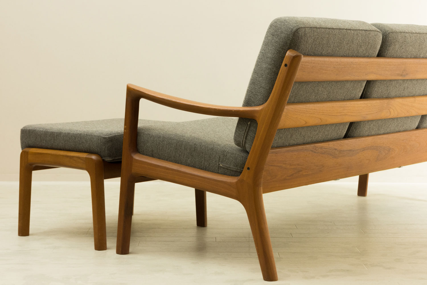 169 3seaters Sofa チーク by Ole Wansher 北欧家具 通販