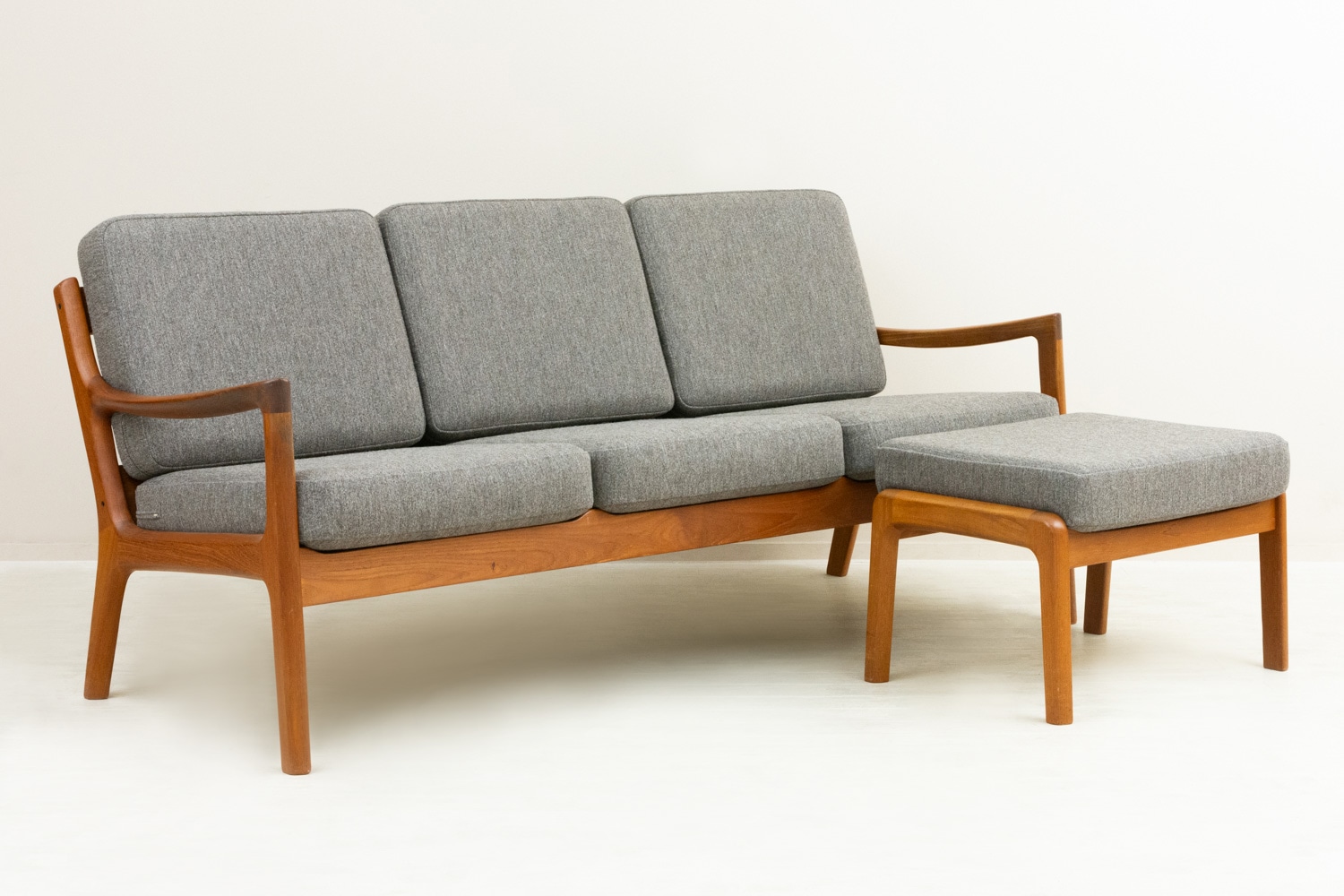 169 3seaters Sofa チーク by Ole Wansher 北欧家具 通販 CLOVERSKY