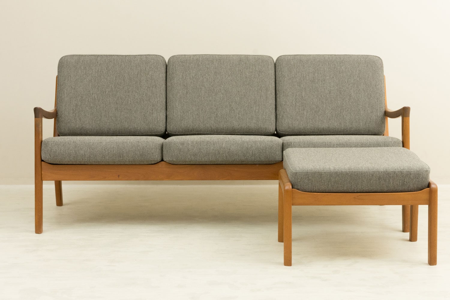 169 3seaters Sofa チーク by Ole Wansher 北欧家具 通販