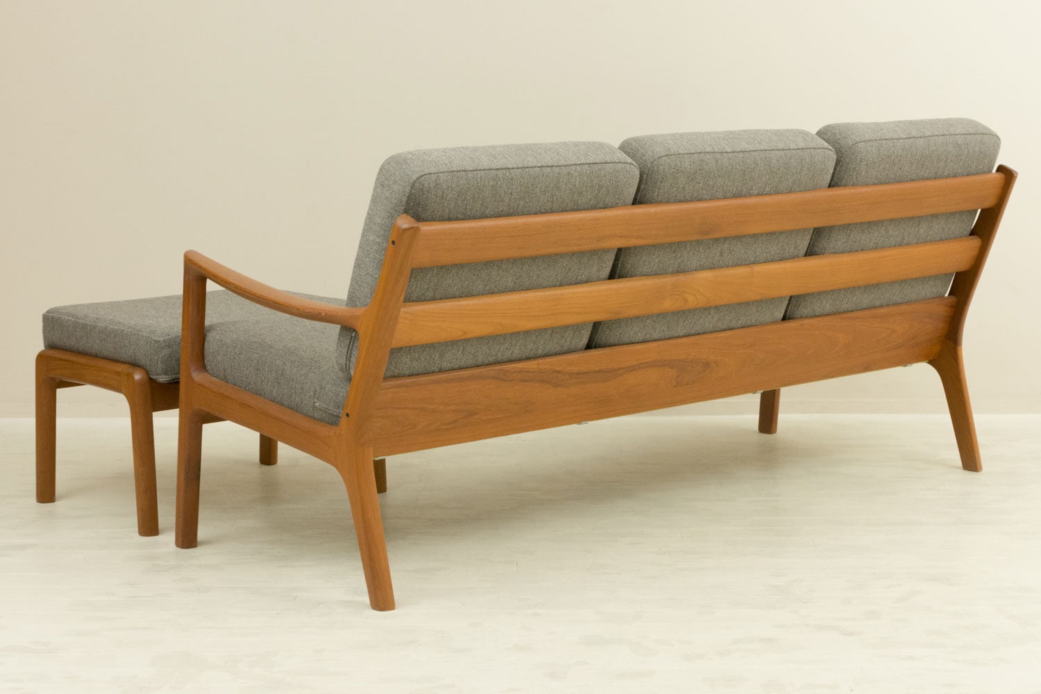 169 3seaters Sofa チーク by Ole Wansher 北欧家具 通販