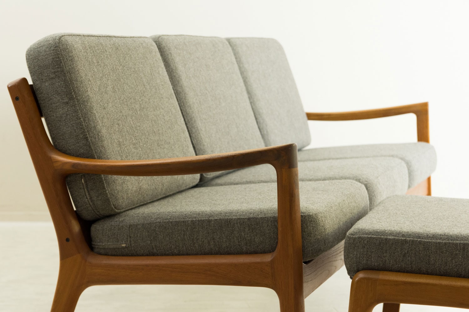 169 3seaters Sofa チーク by Ole Wansher 北欧家具 通販