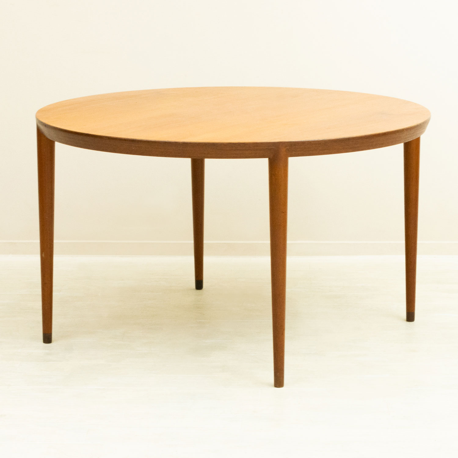 Severin Hansen Jr(���֥�󡦥ϥ󥻥�) Teak Round Coffee Table �̲�������ơ����ơ��֥� | �����ҡ��ơ��֥롦��������