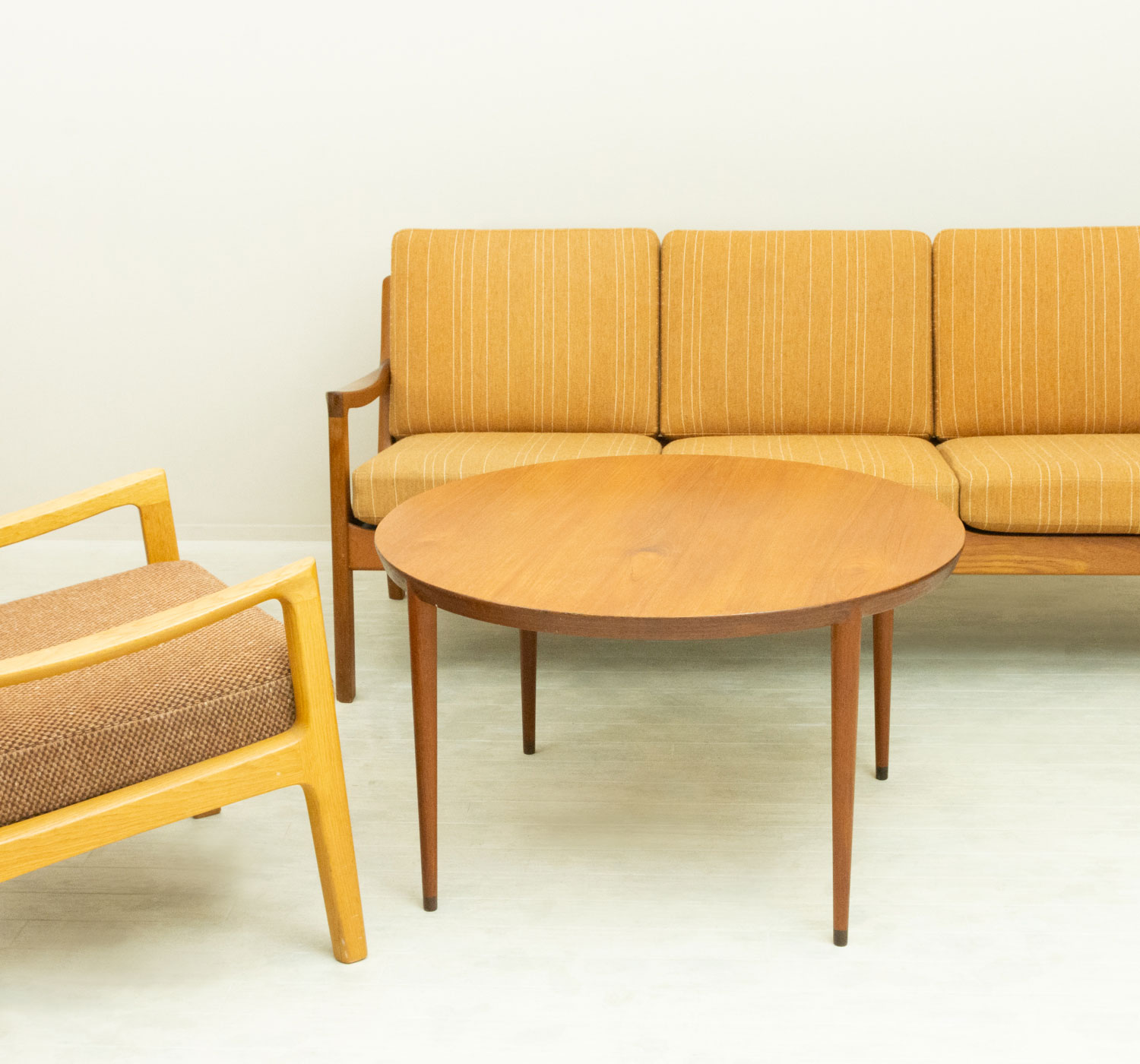 Severin Hansen Jr(���֥�󡦥ϥ󥻥�) Teak Round Coffee Table �̲�������ơ����ơ��֥� | �����ҡ��ơ��֥롦��������