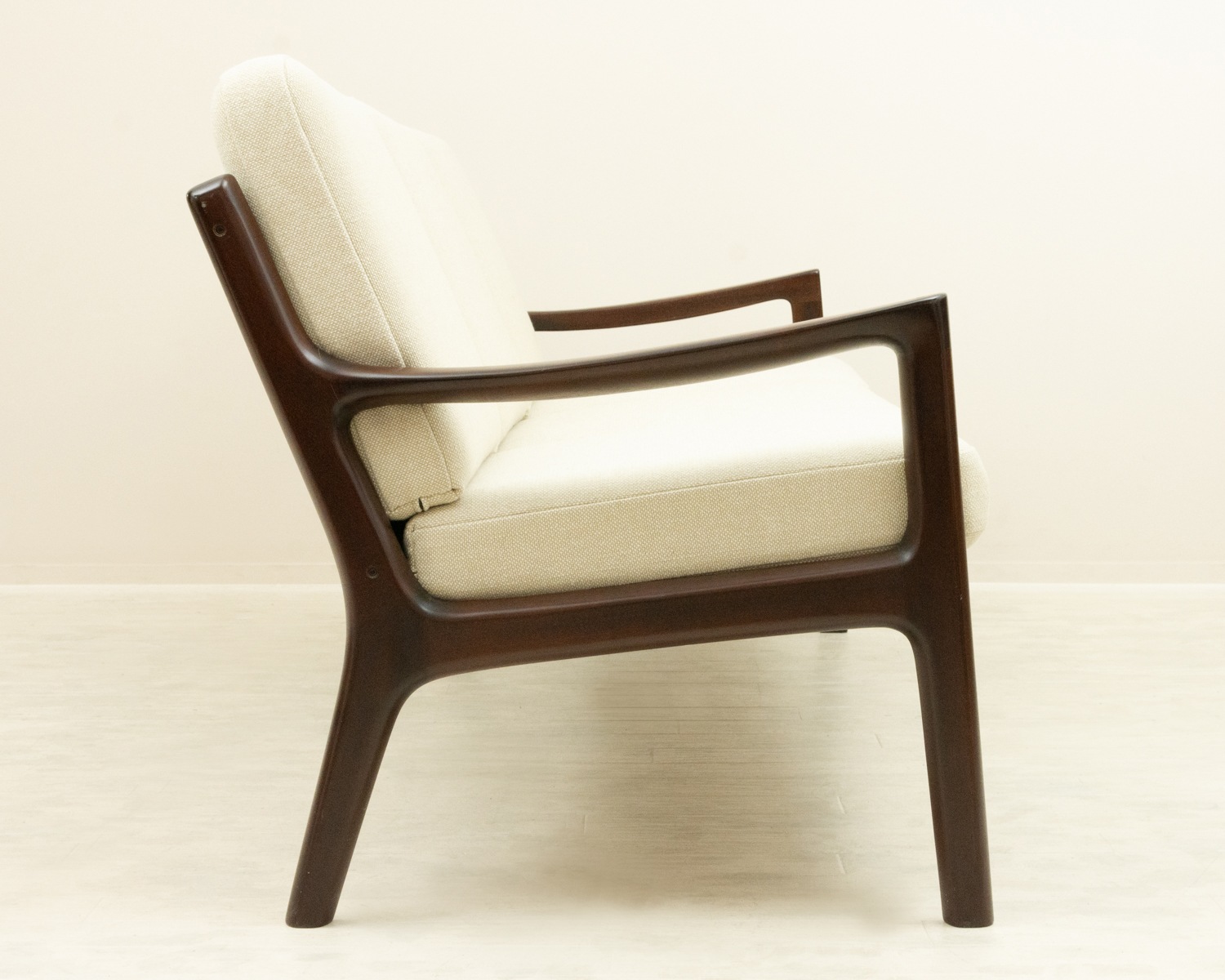 Ole Wanscher�ʥ����졦�����󥷥㡼�� #169 Senator 3seaters Sofa �̲�������ơ������ե� | ̾��ޥ��ۥˡ�