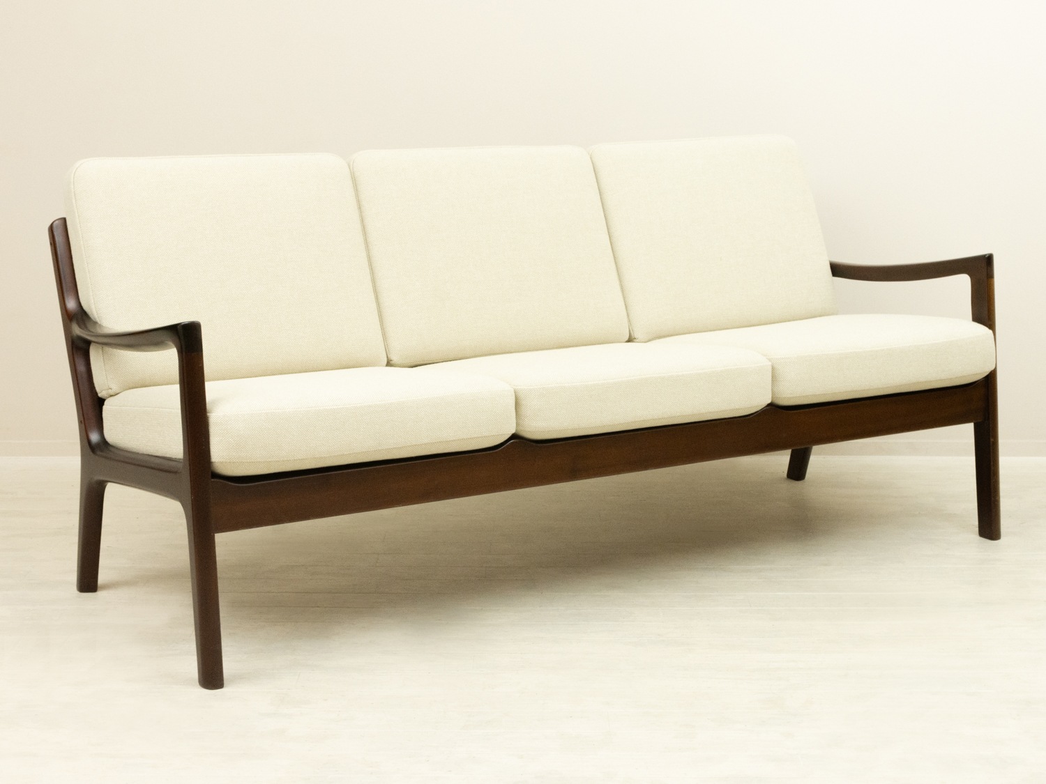 Ole Wanscher�ʥ����졦�����󥷥㡼�� #169 Senator 3seaters Sofa �̲�������ơ������ե� | ̾��ޥ��ۥˡ�