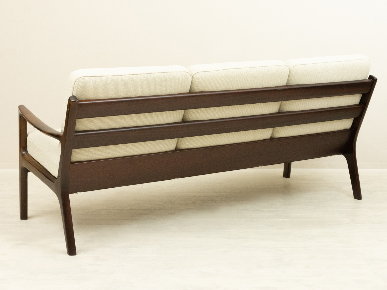 Ole Wanscher�ʥ����졦�����󥷥㡼�� #169 Senator 3seaters Sofa �̲�������ơ������ե� | ̾��ޥ��ۥˡ�