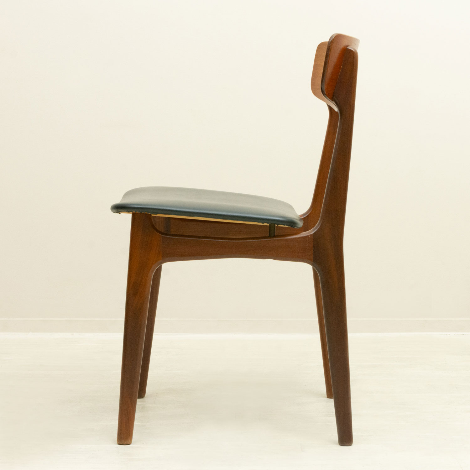 ��2�ӥ��åȡۥ����˥󥰥����� �̲�������ơ��� �������� �ʥǥ�ޡ����ˡ�Scandinavian Vintage Teak Dining Chairs