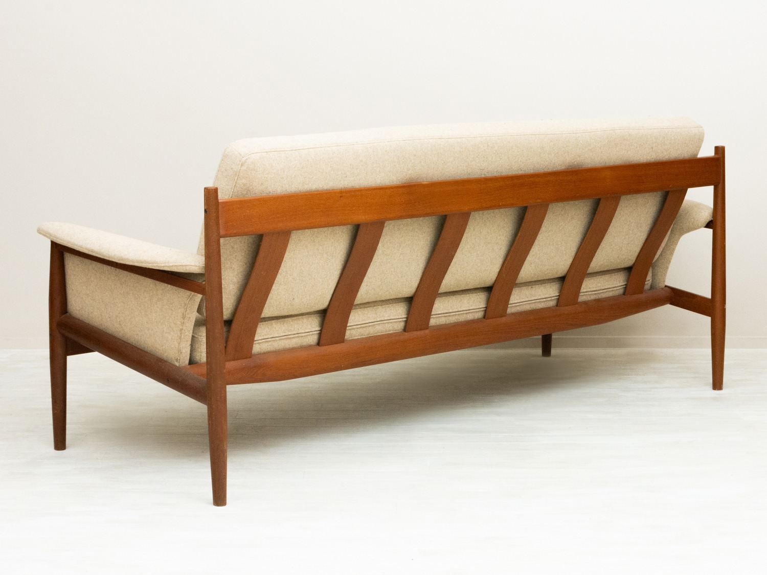 model.168 3seaters Sofa by Grete Jalk(���졼�ơ���륯)
